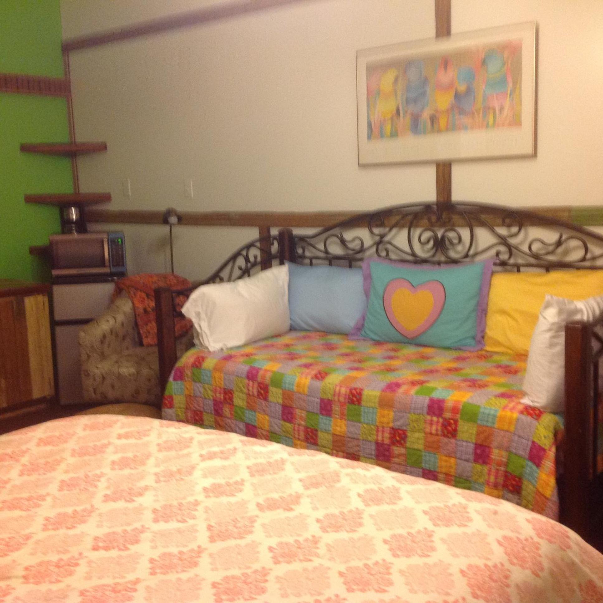 Queen Room - Non-Smoking photo 1