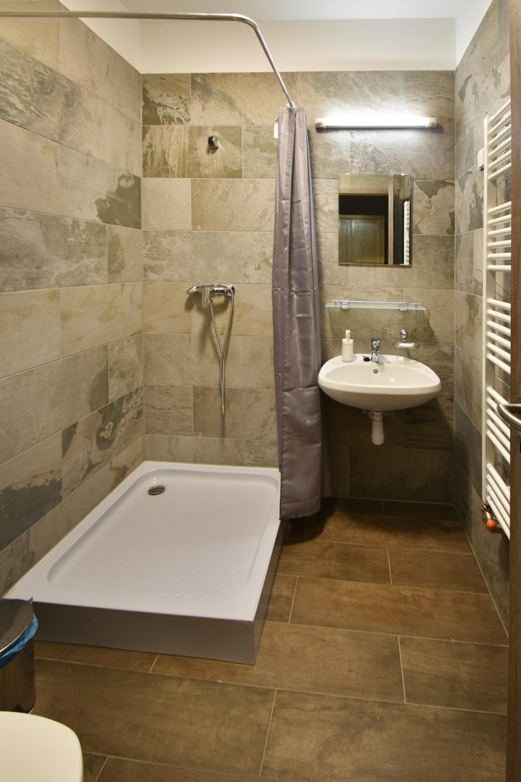 Double Room with Garden View - Photo 2