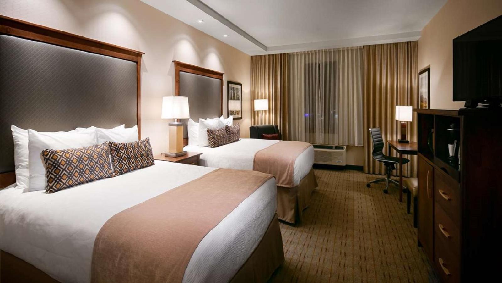 Queen Room with Two Queen Beds - Non-Smoking