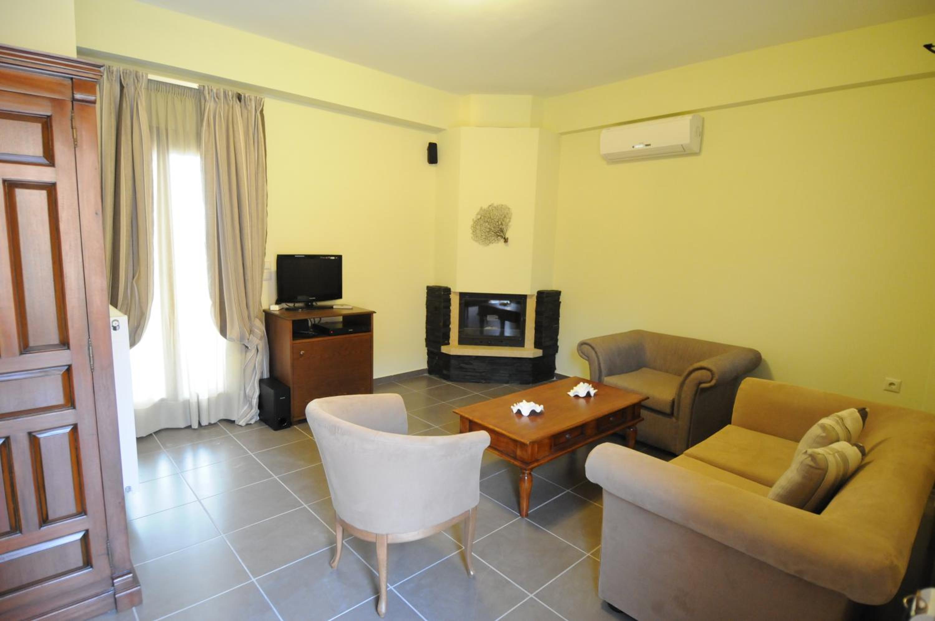 Honeymoon Suite photo 2