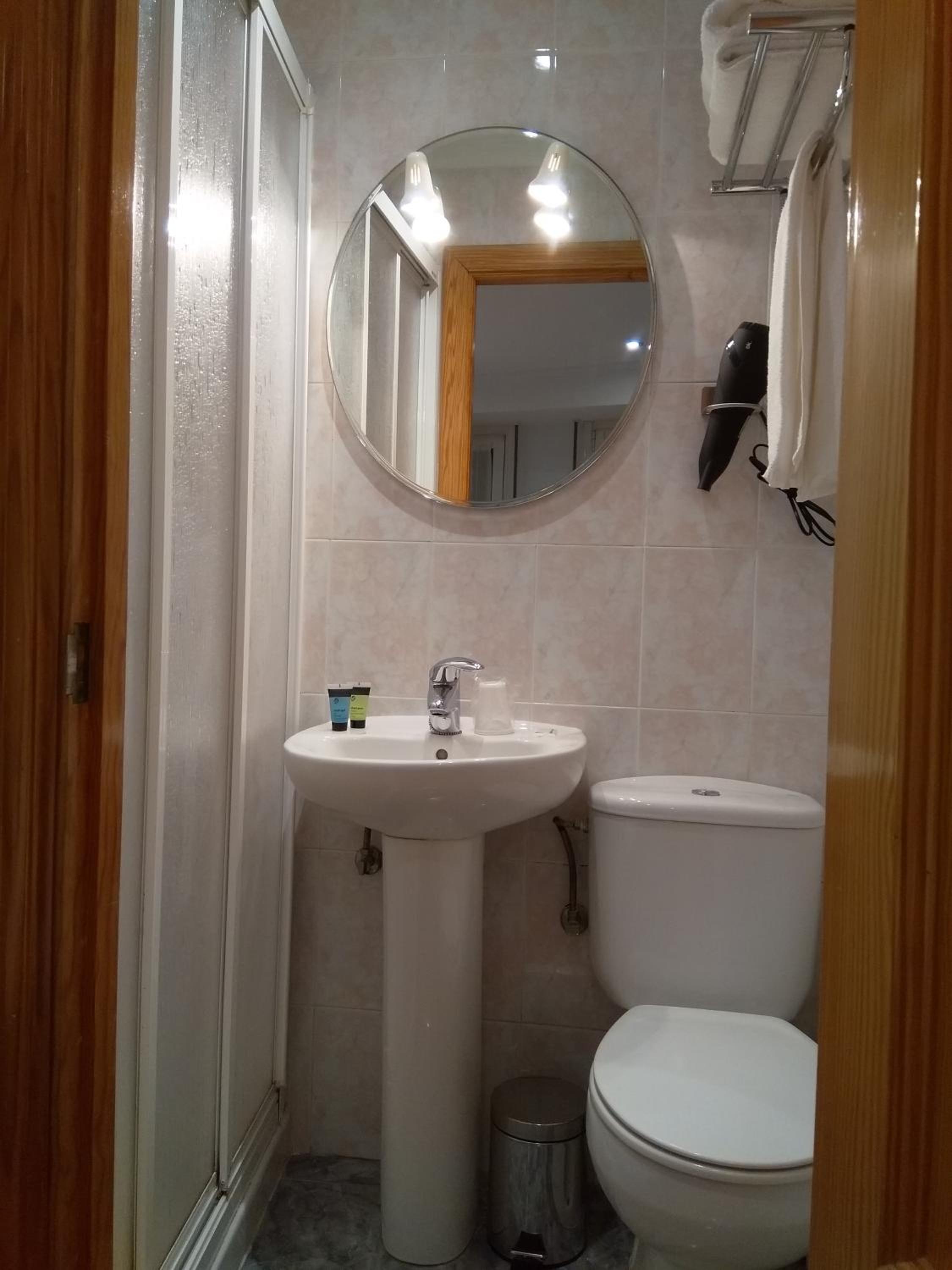 Double or Twin Room photo 2