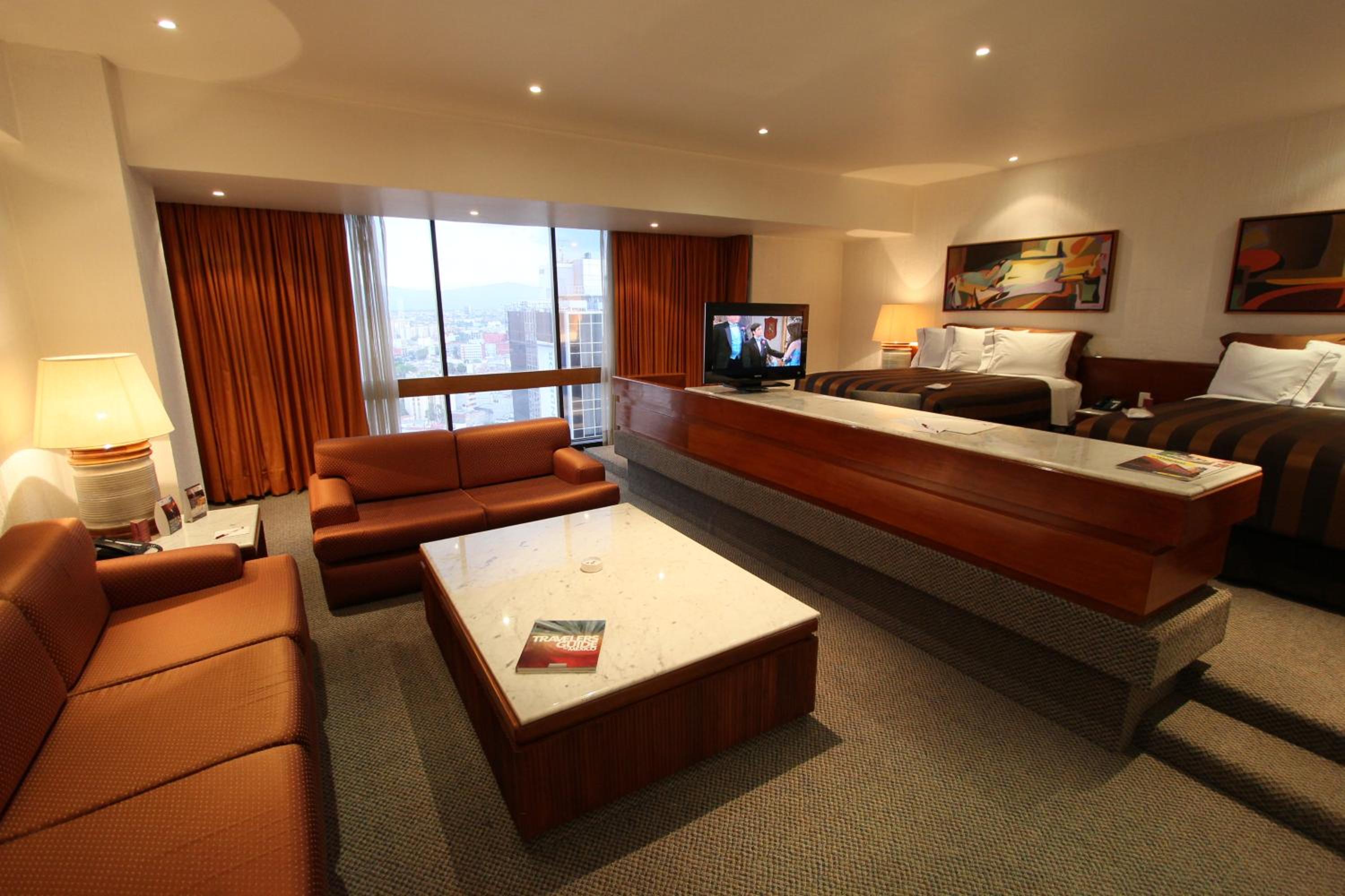 Deluxe Suite with Spa Bath - Photo 5