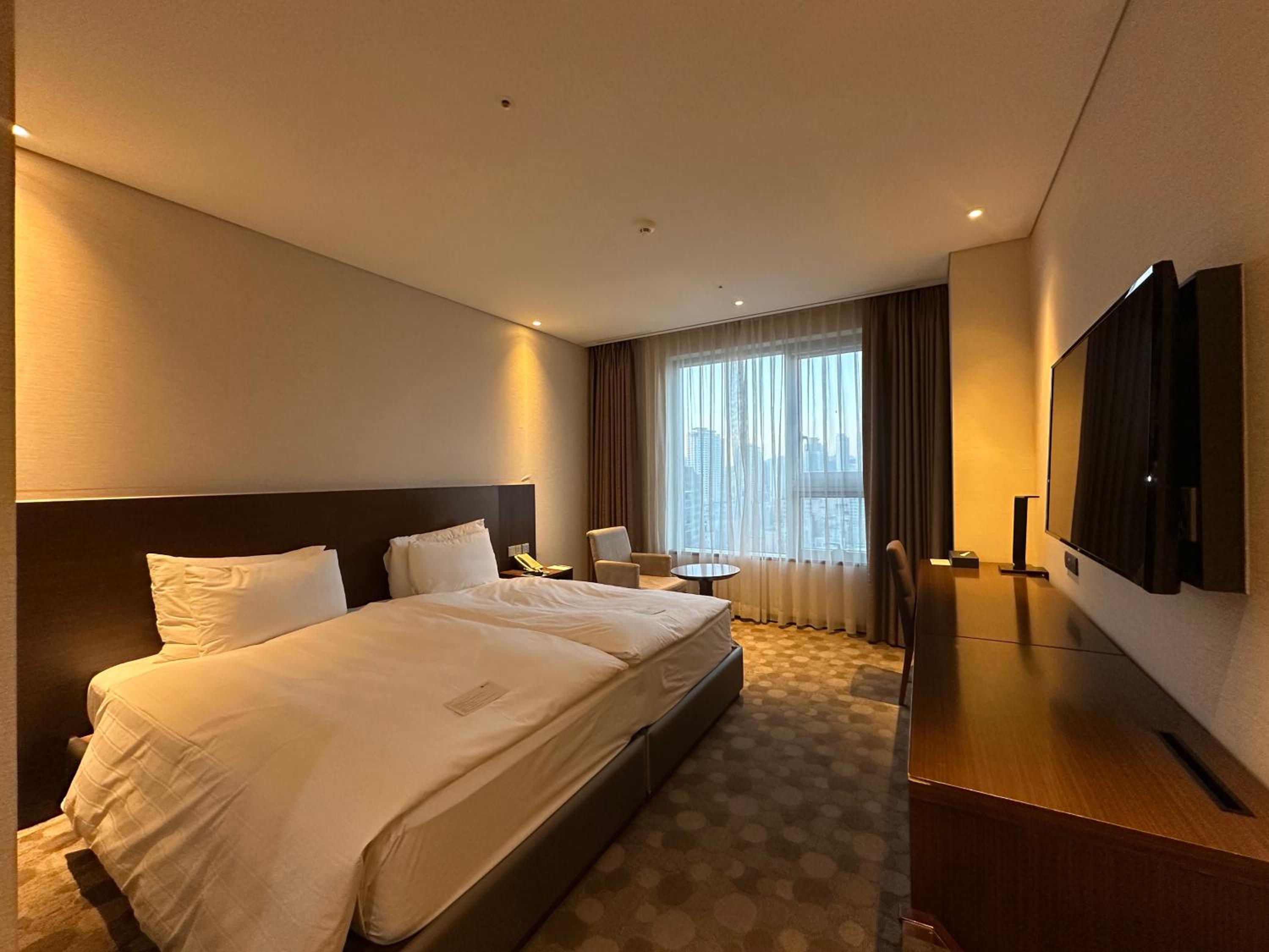 Superior Hollywood Double Room