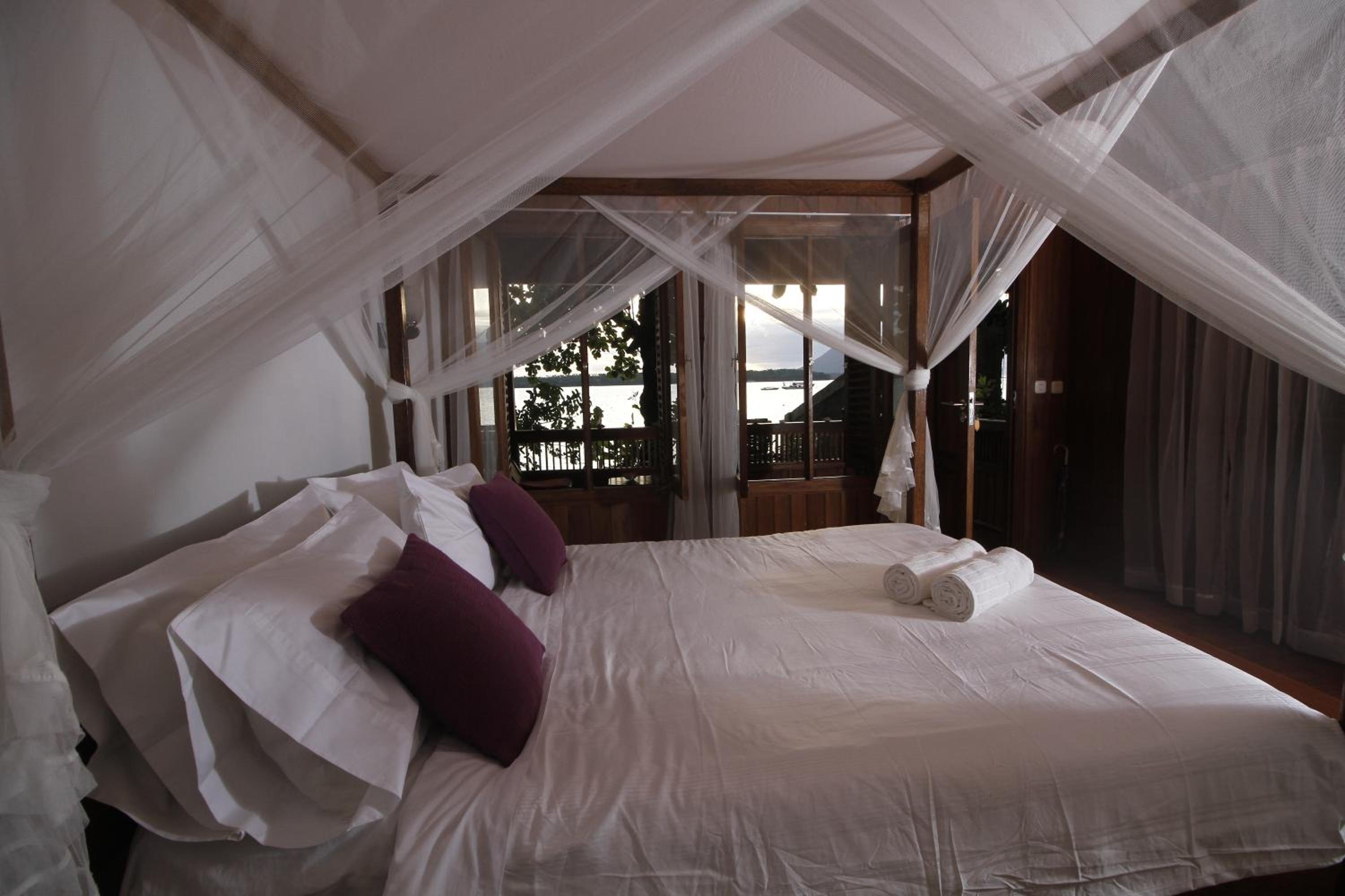 Beachfront Villas with Air Conditioning - Full Board