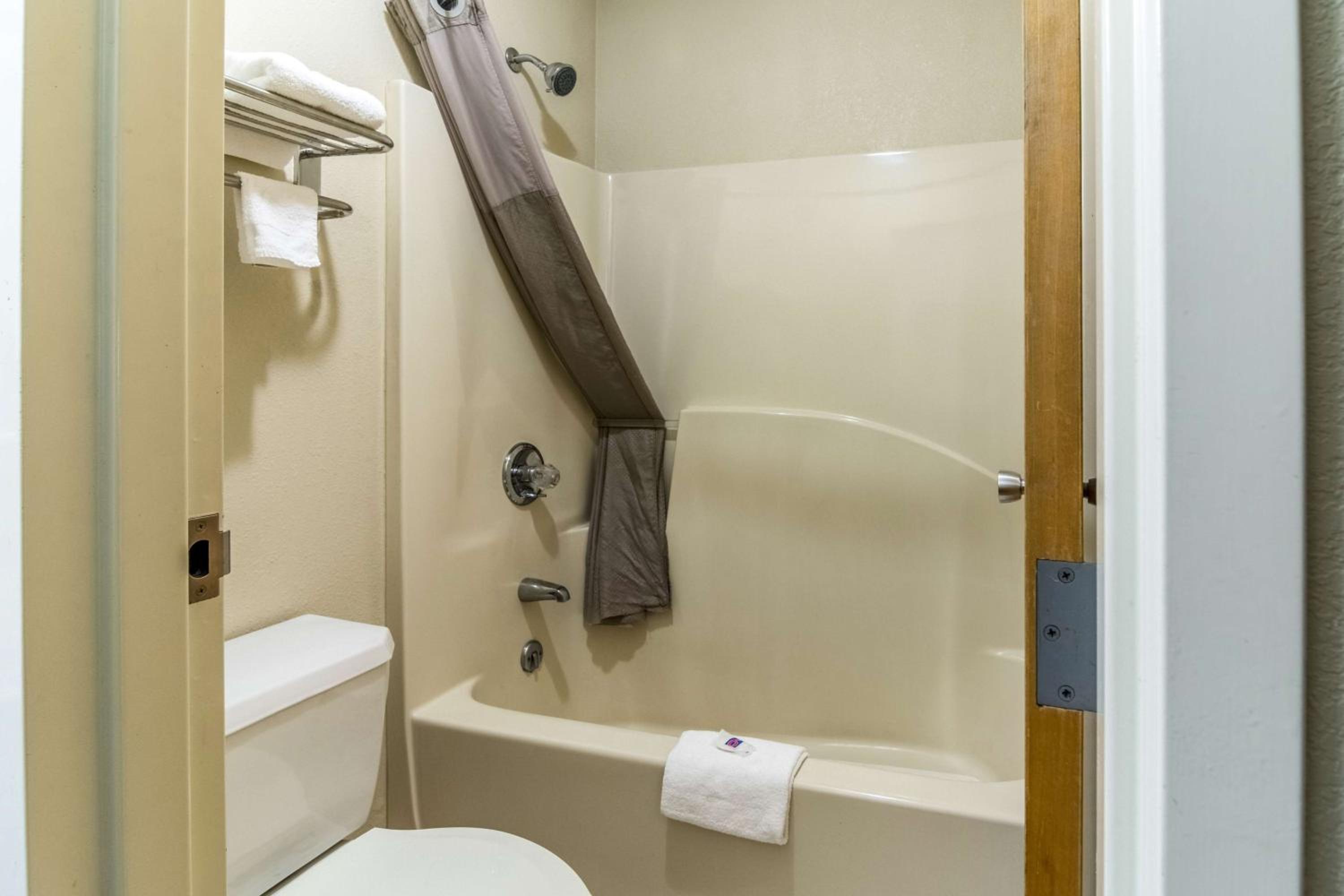 Quadruple Room - Photo 4