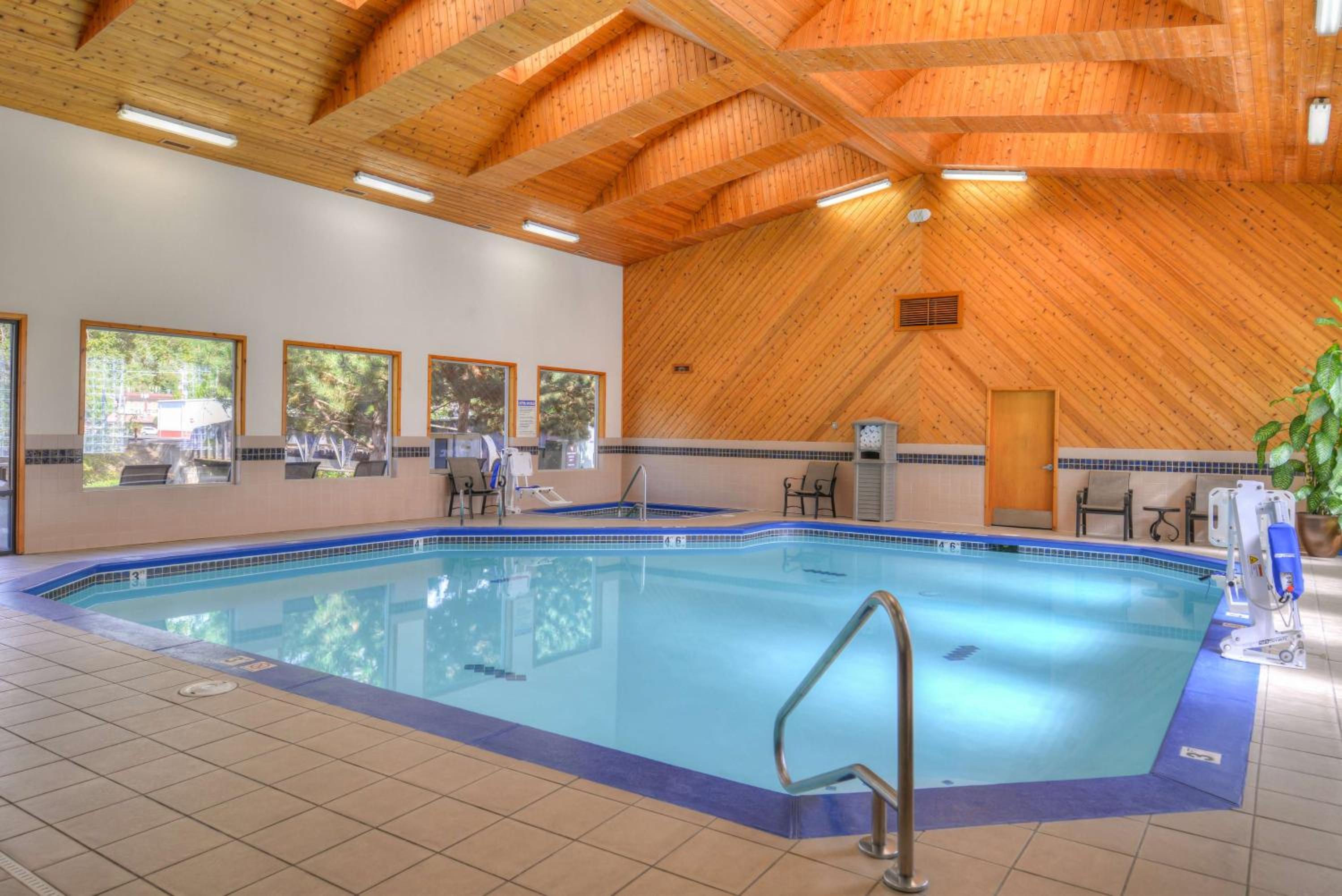 King Suite with Spa Bath photo 3