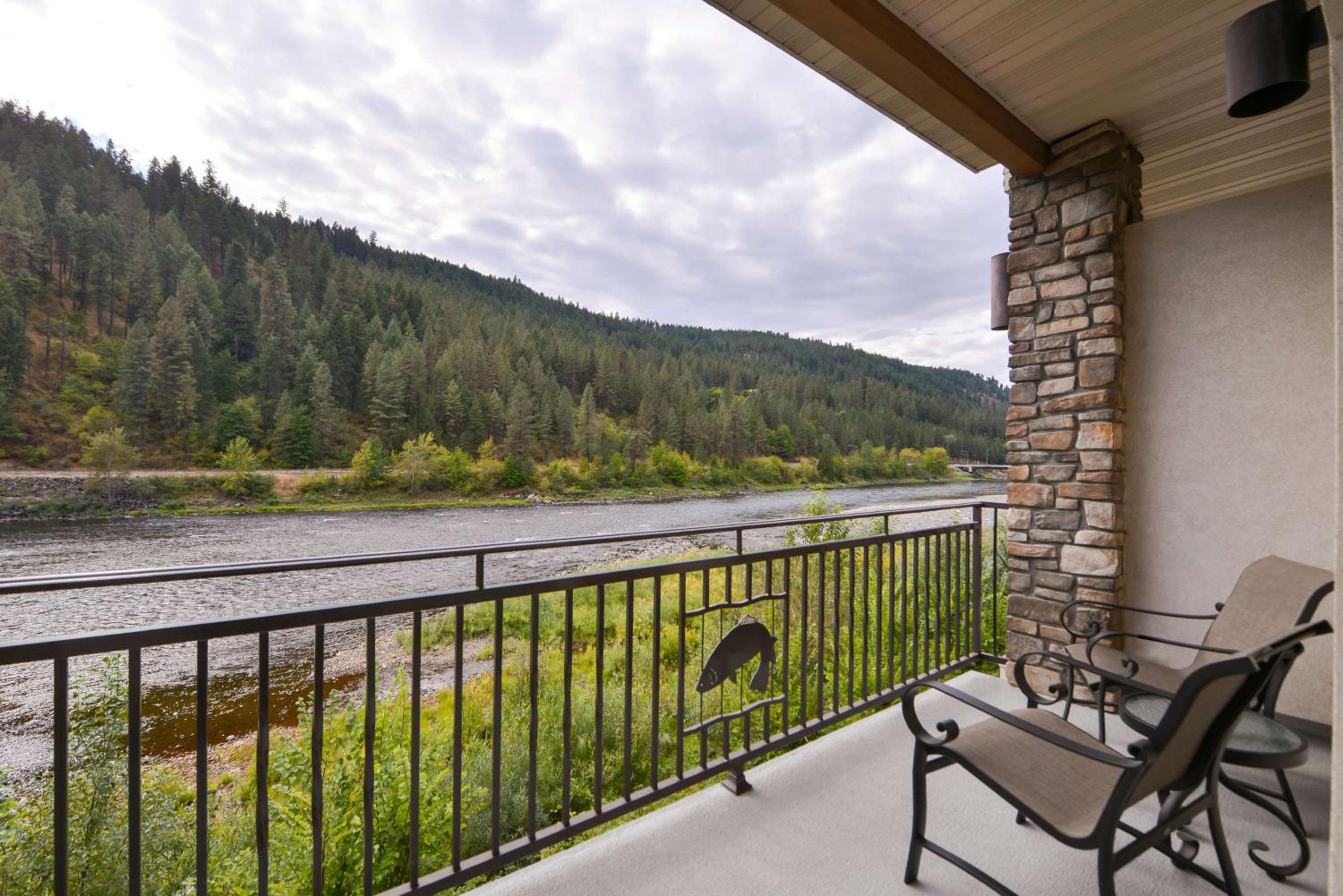 King Room - River View photo 3