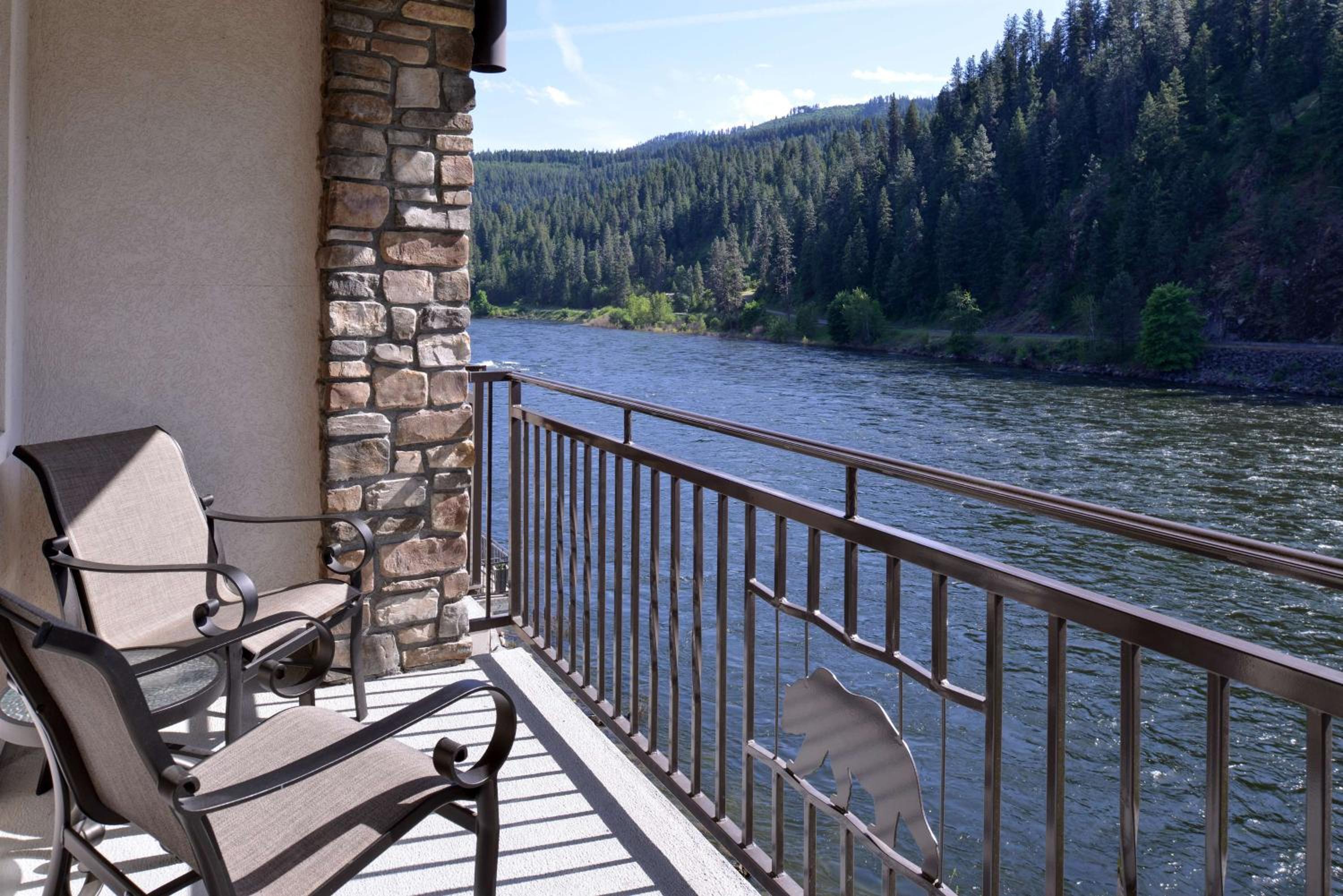 King Room - River View photo 2