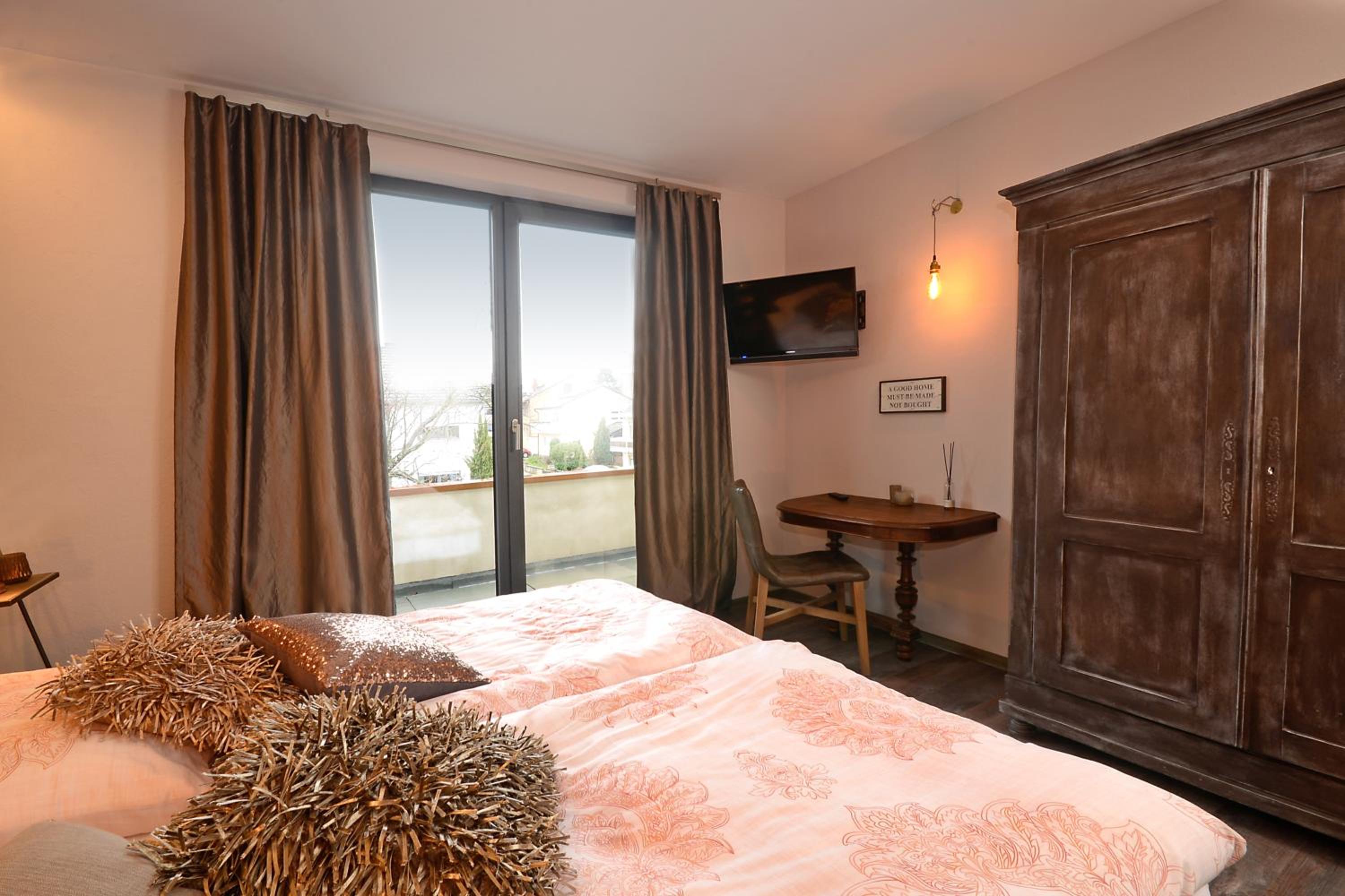 Double Room with Balcony photo 2