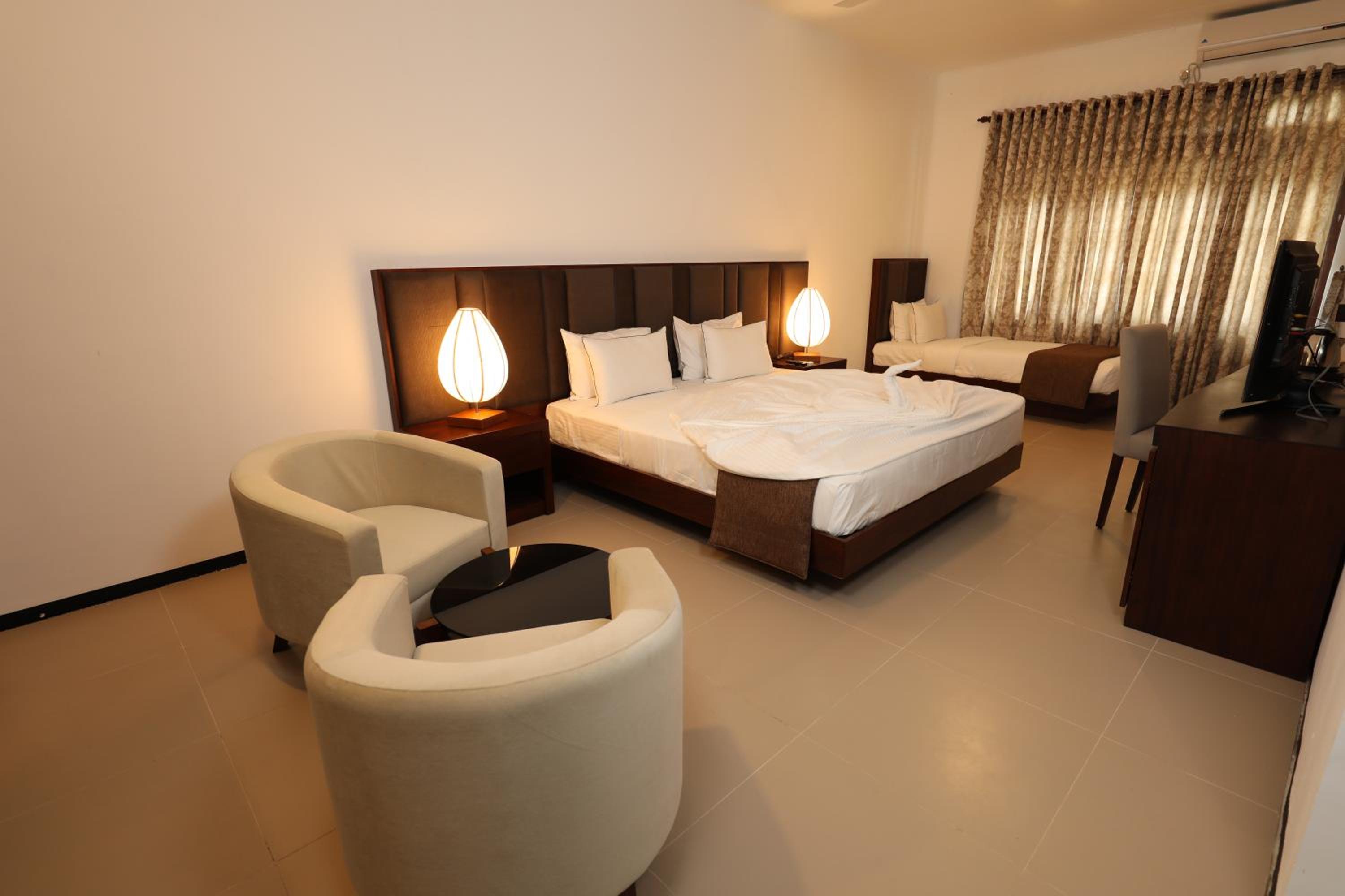 Deluxe Triple Room