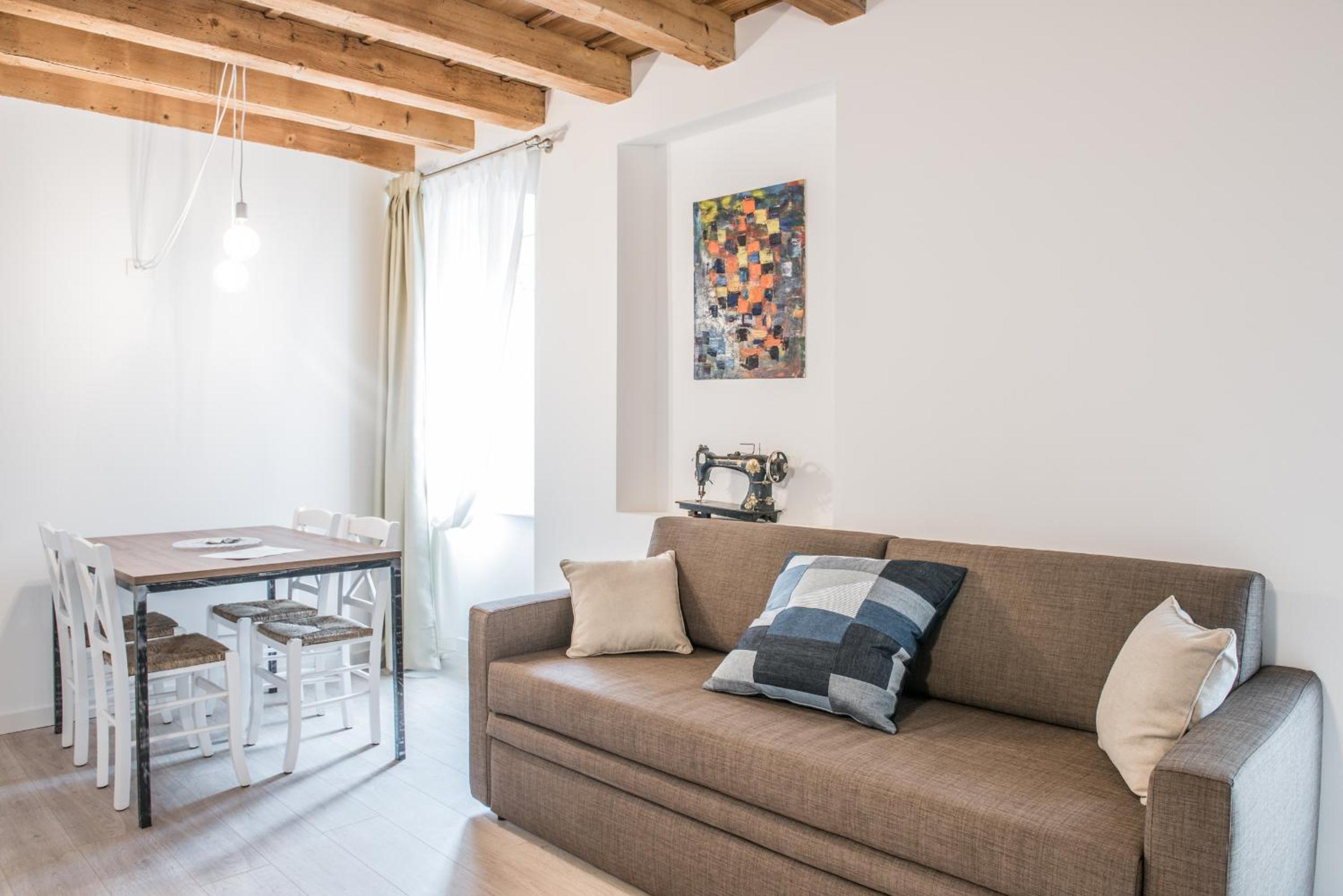 Apartment photo 2
