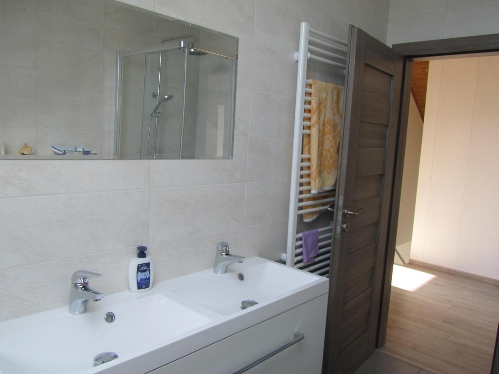 Deluxe Double Room with Balcony - Photo 3