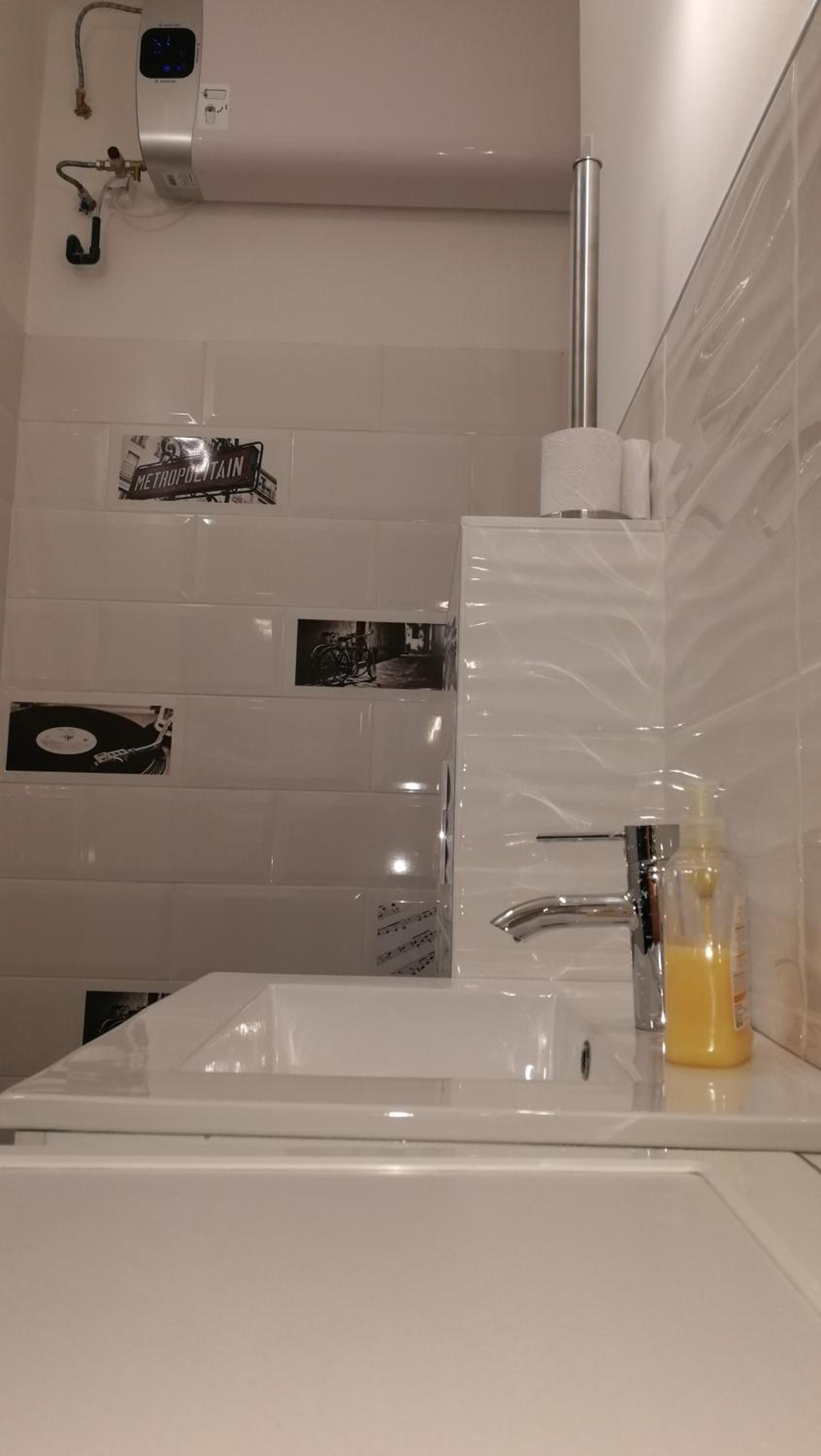 One-Bedroom Apartment - Photo 24