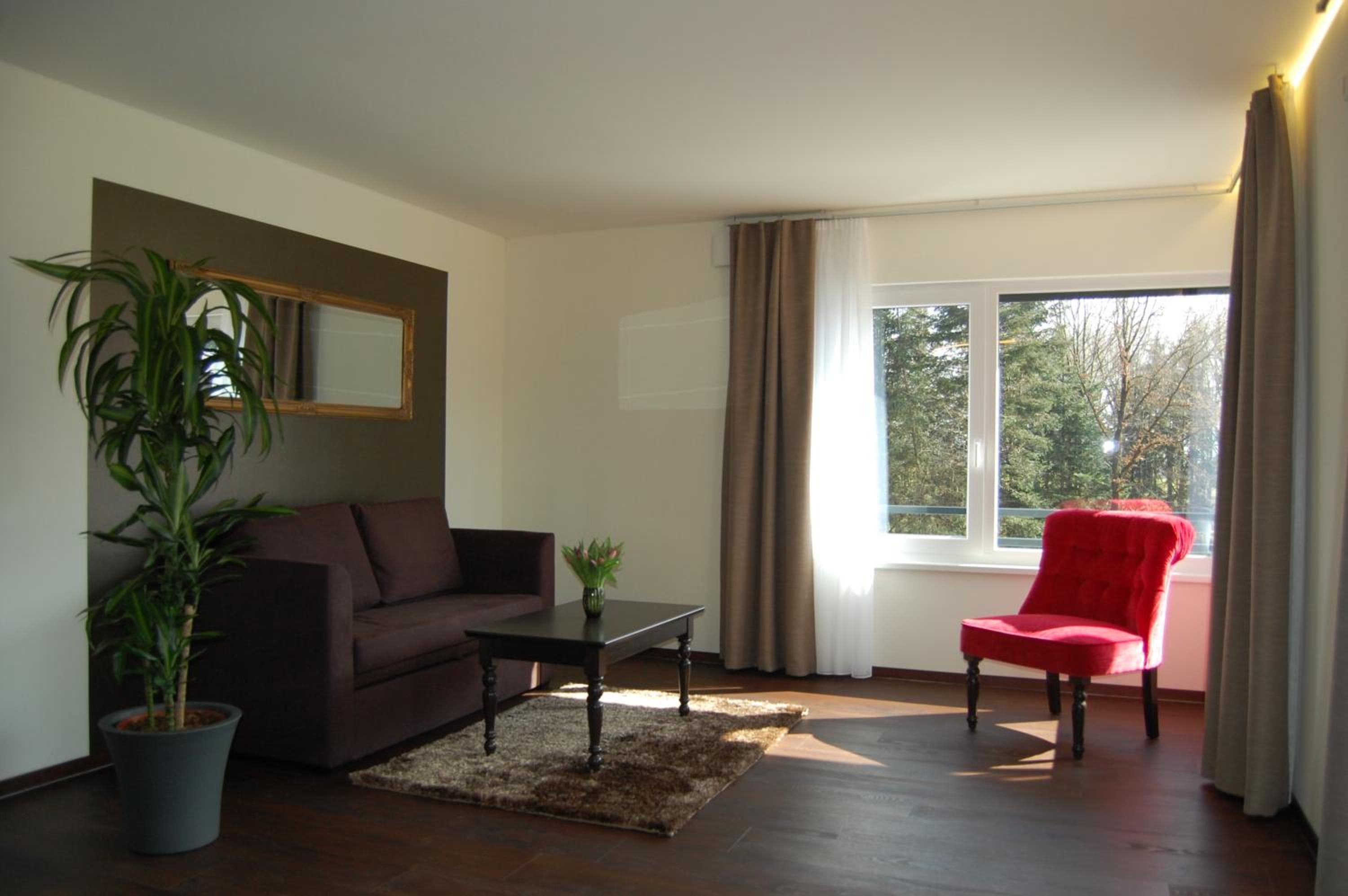 Apartment with Balcony photo 3