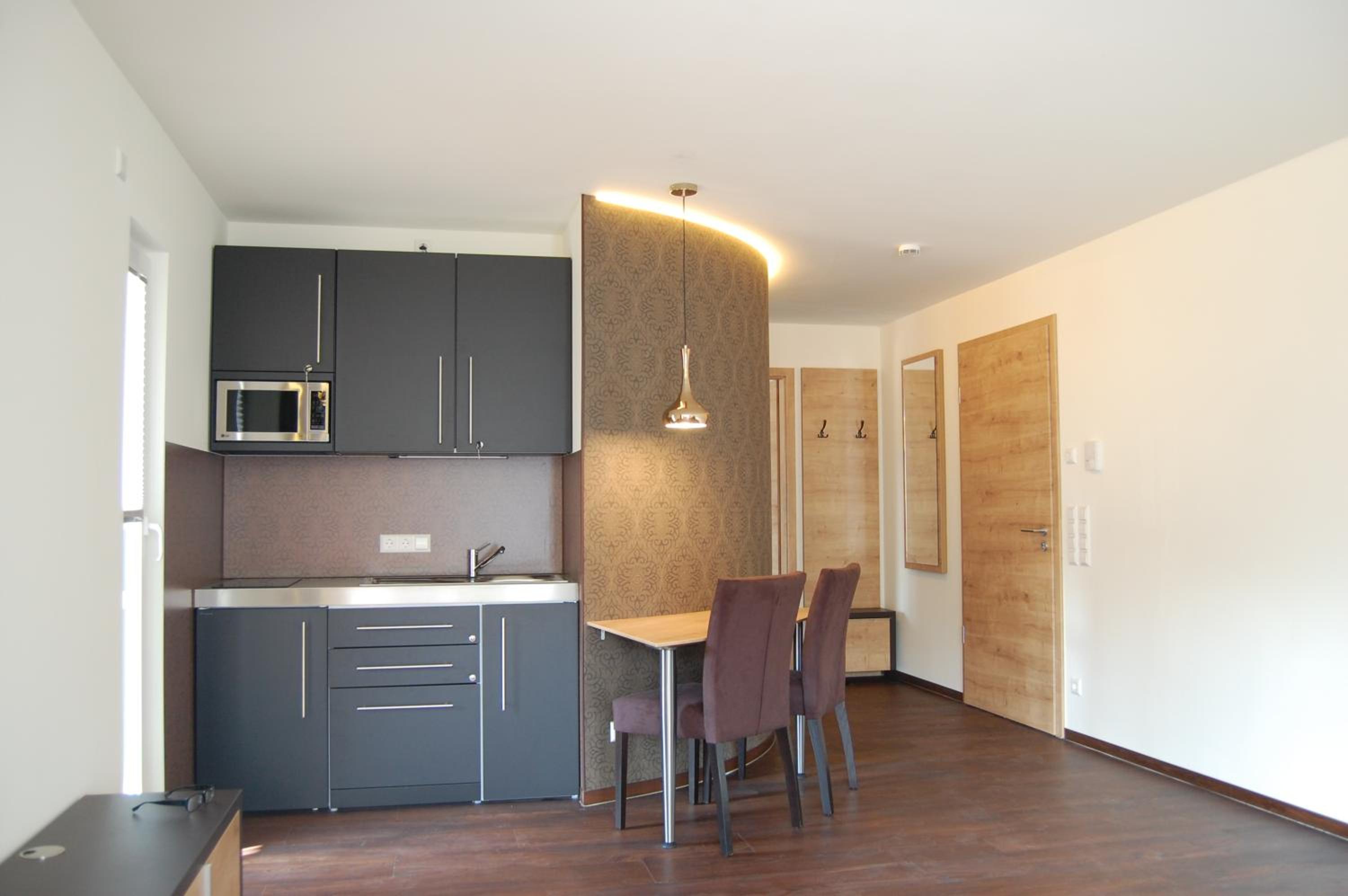 Apartment with Balcony photo 3