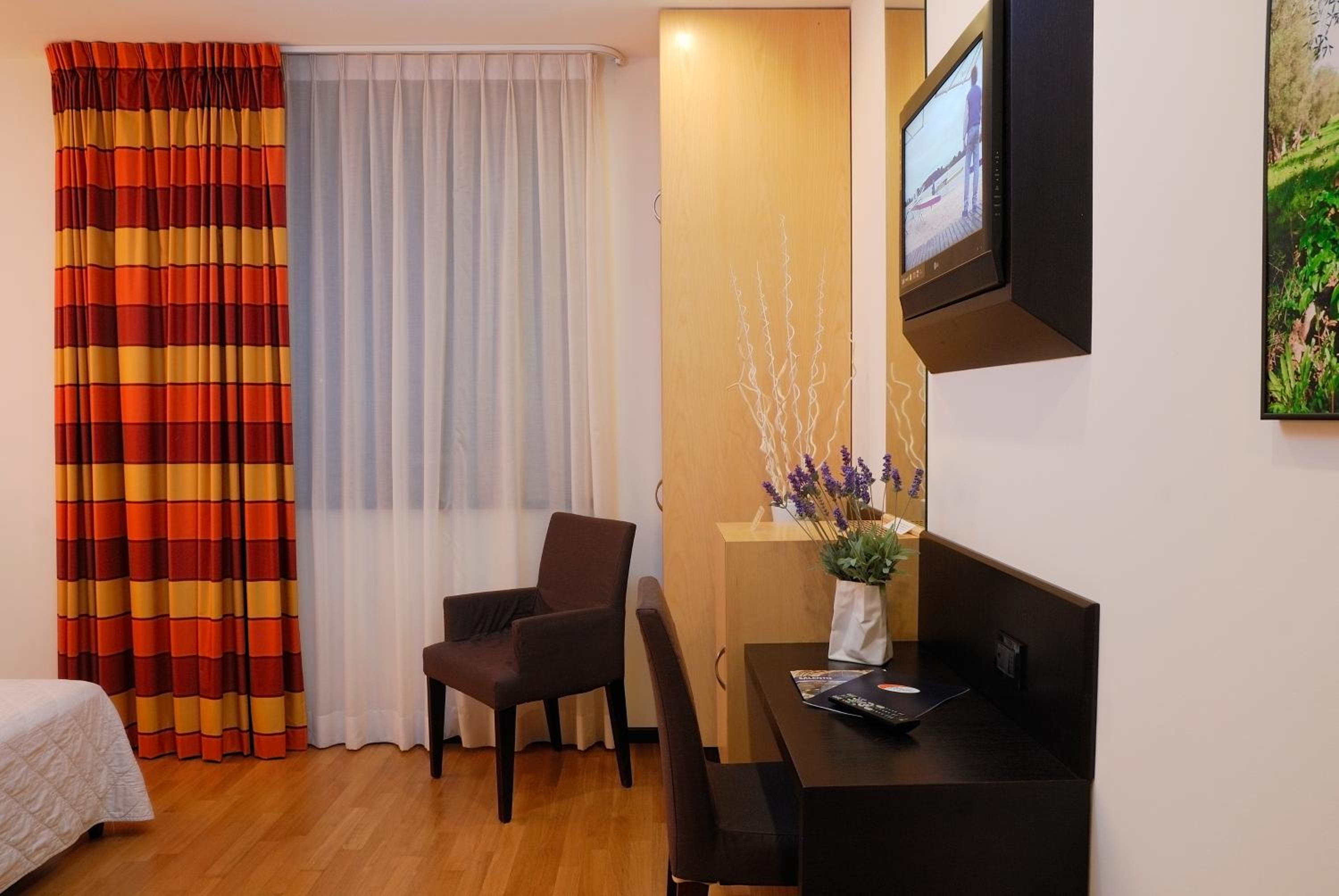 Double or Twin Room - Photo 23