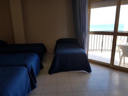 Large Double Room with Balcony and Sea View photo 2