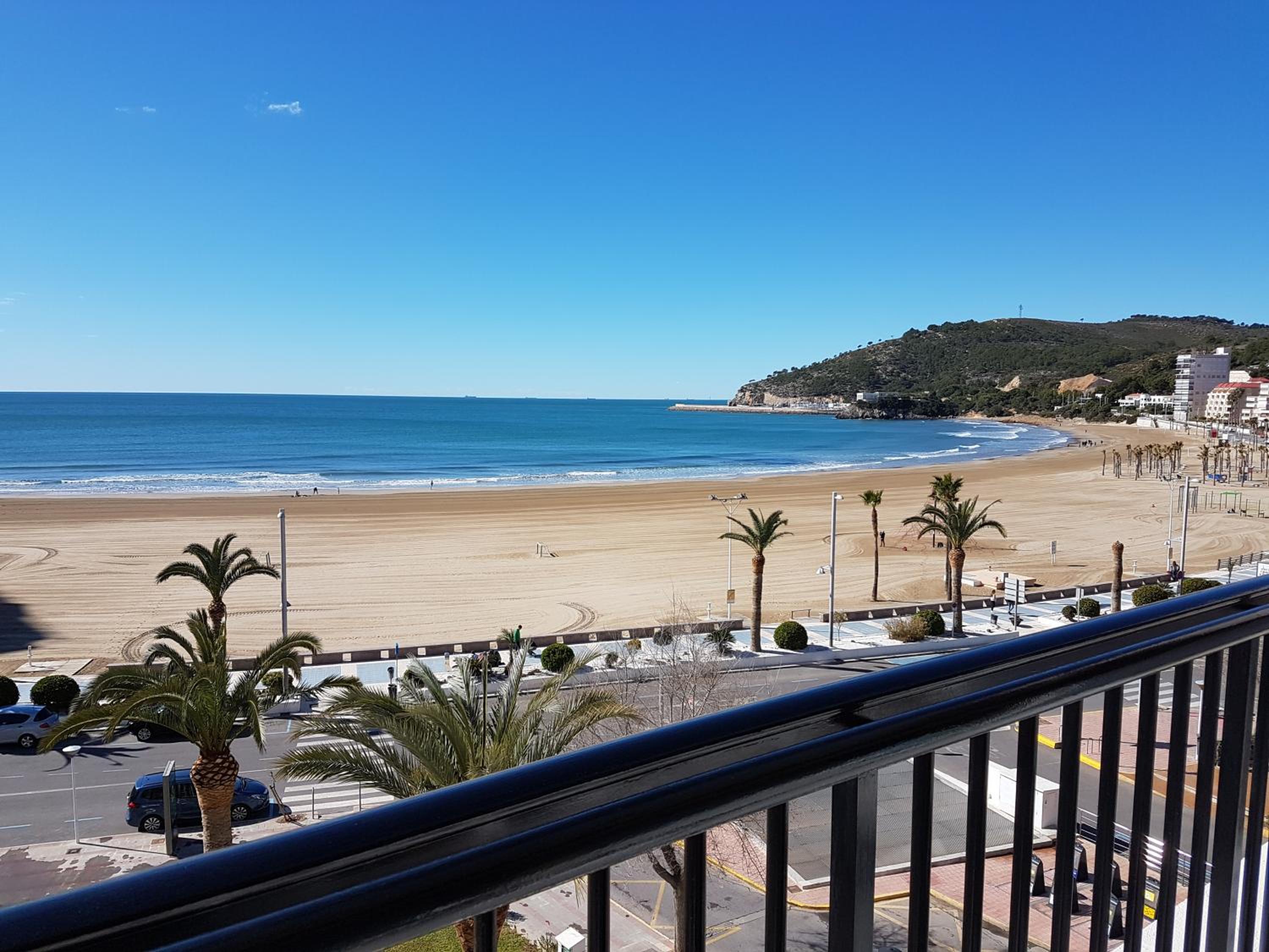 Large Double Room with Balcony and Sea View photo 1