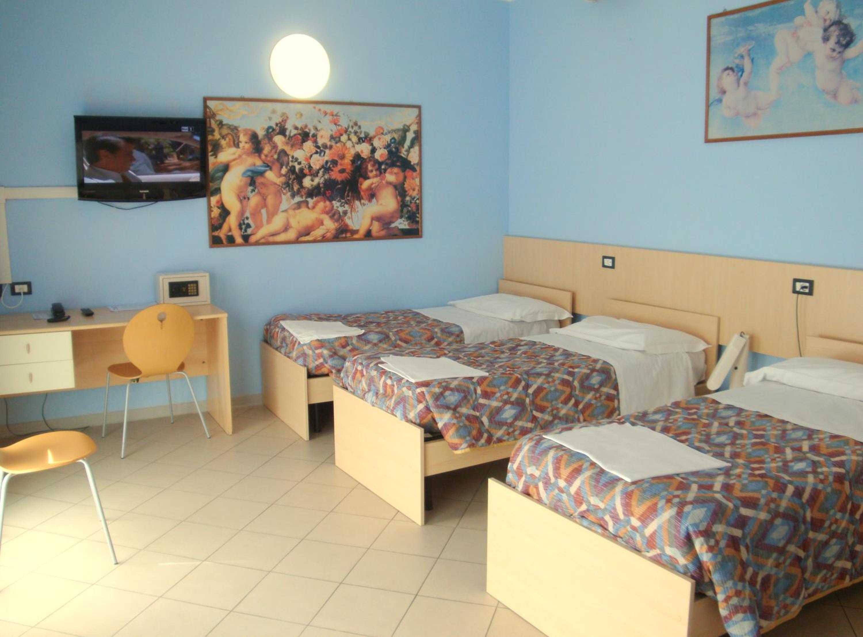 Triple Room photo 2