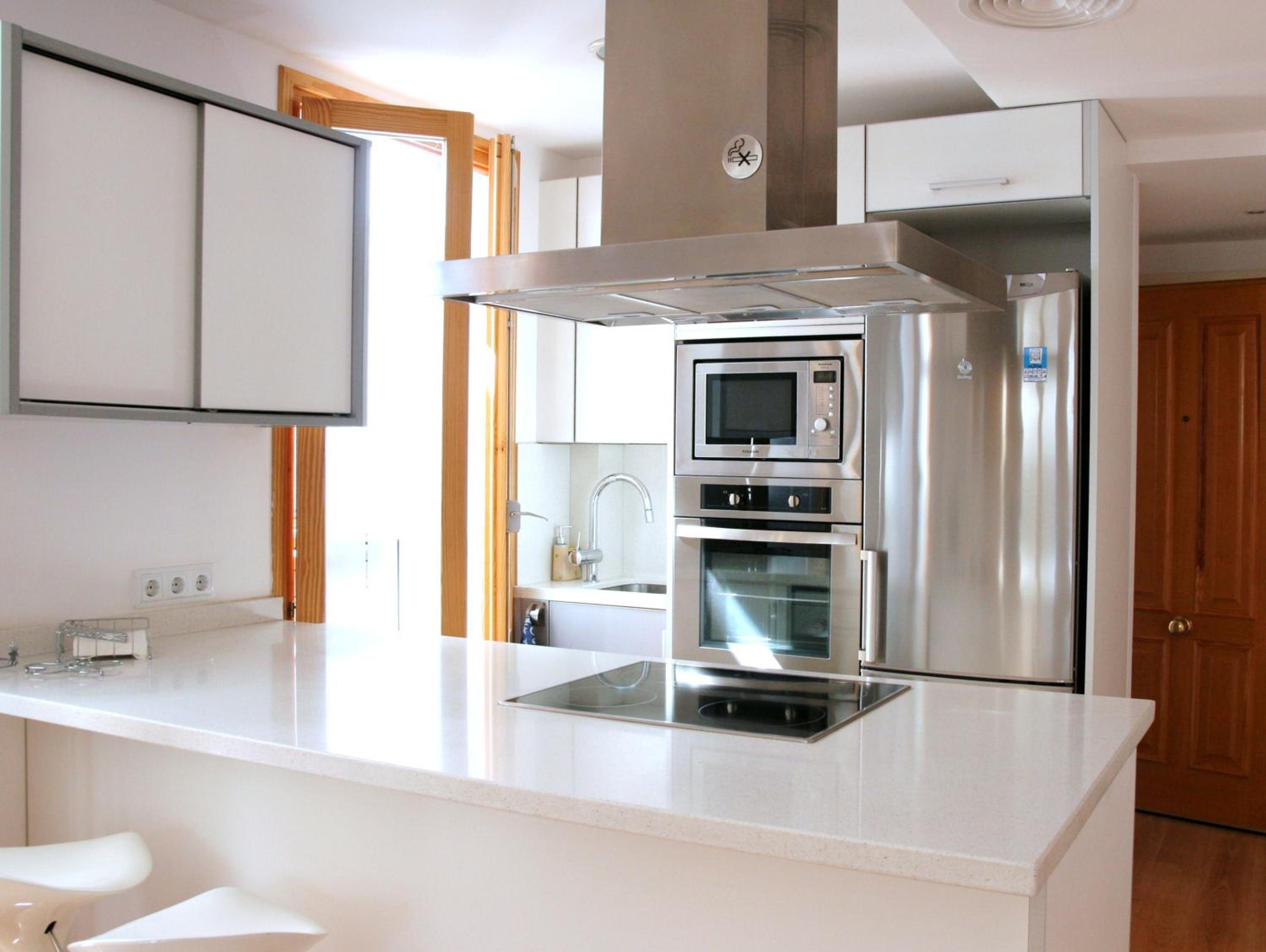 Two-Bedroom Apartment with Balcony - Photo 12