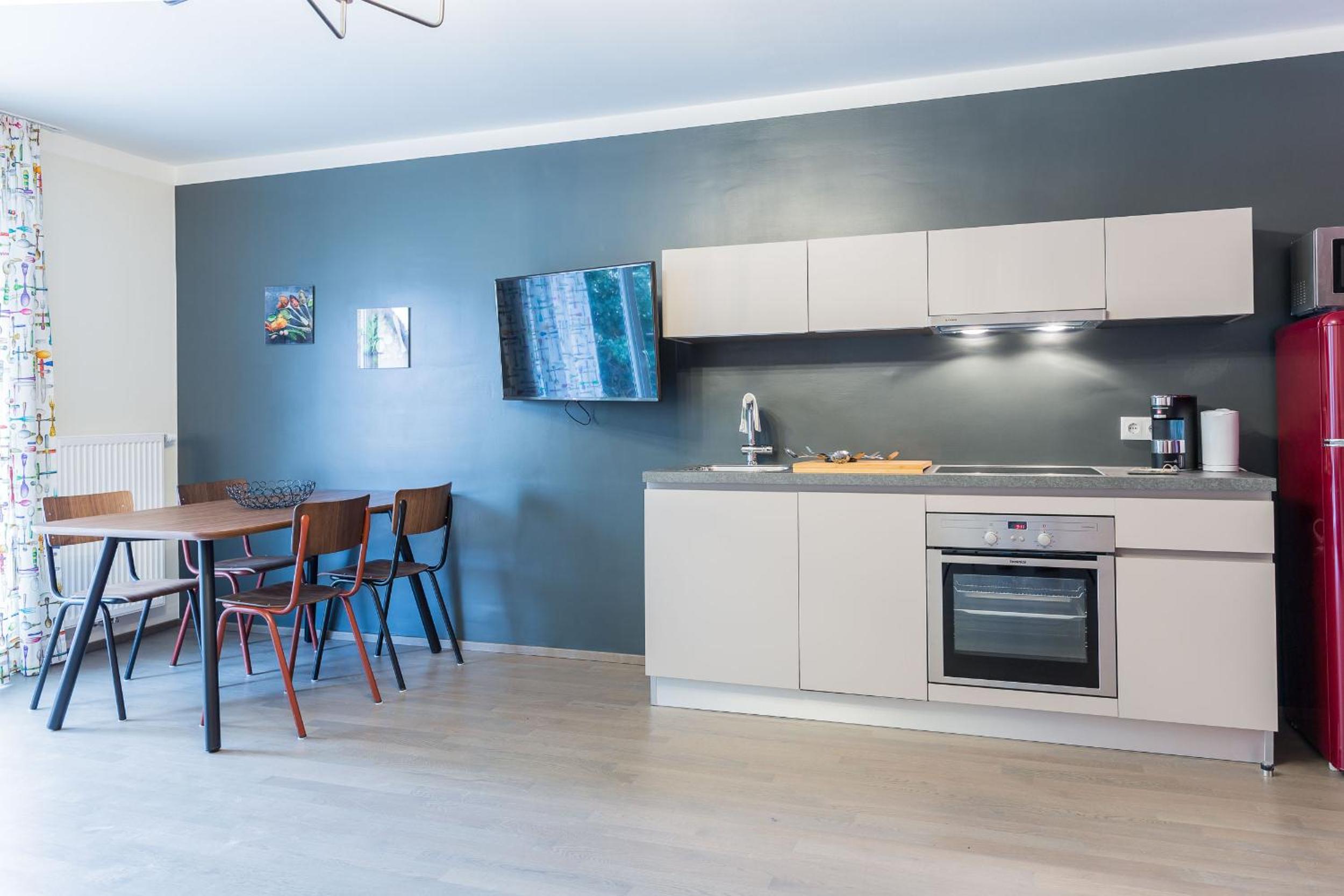 Studio Apartment photo 2