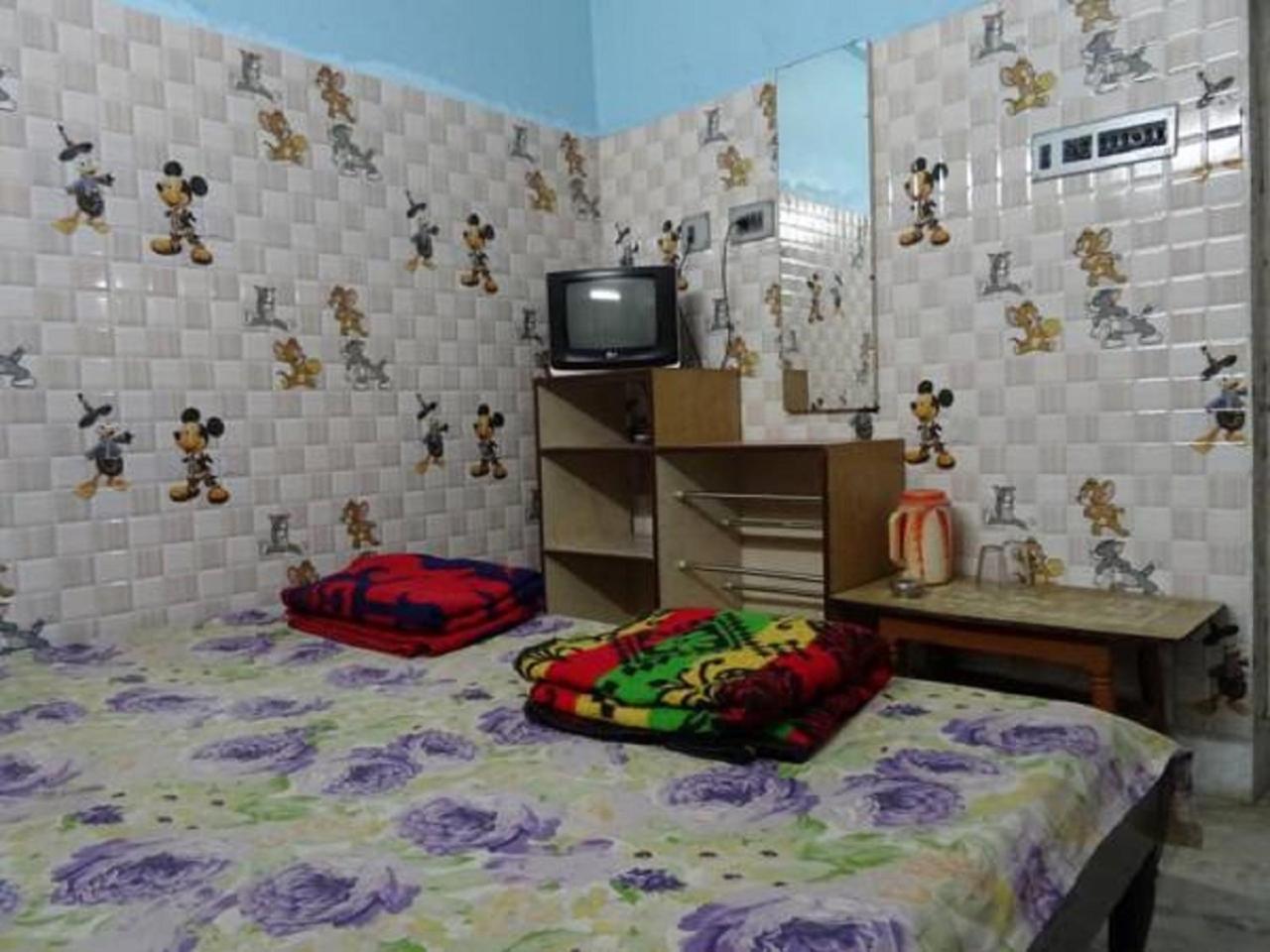 Budget Double Room photo 2