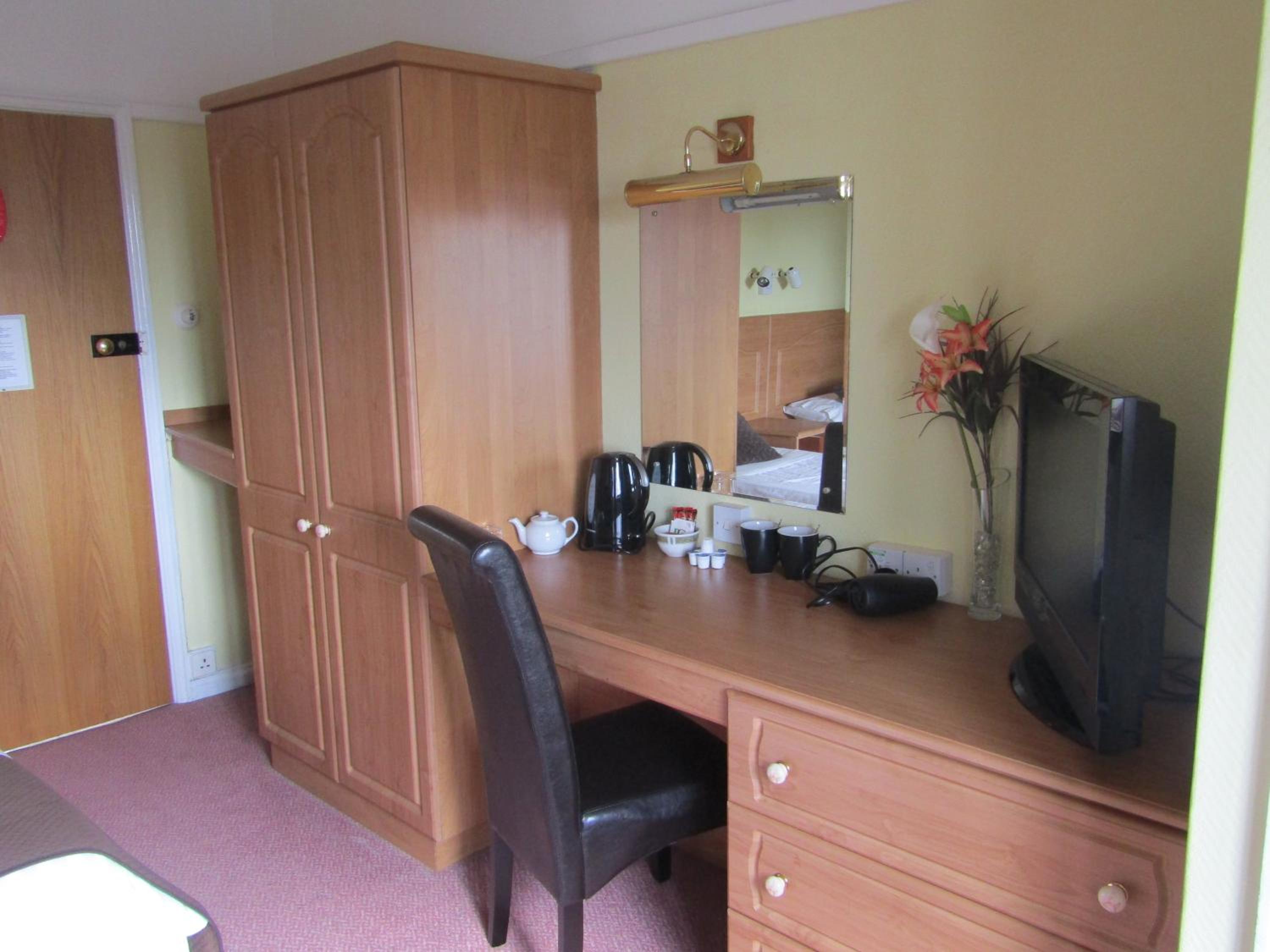 Standard Twin Room with Shower photo 3