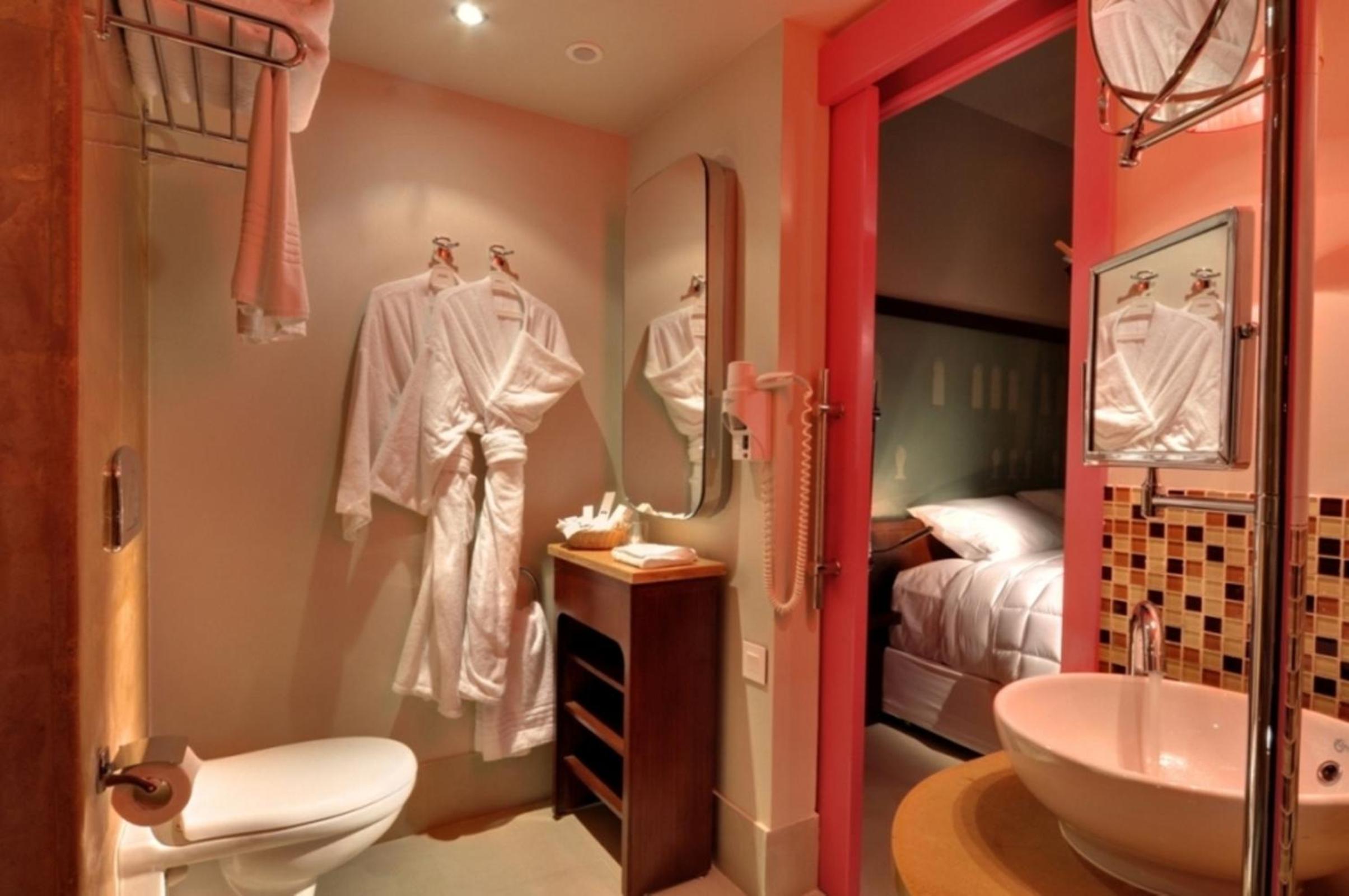 Standard Double Room - Photo 6