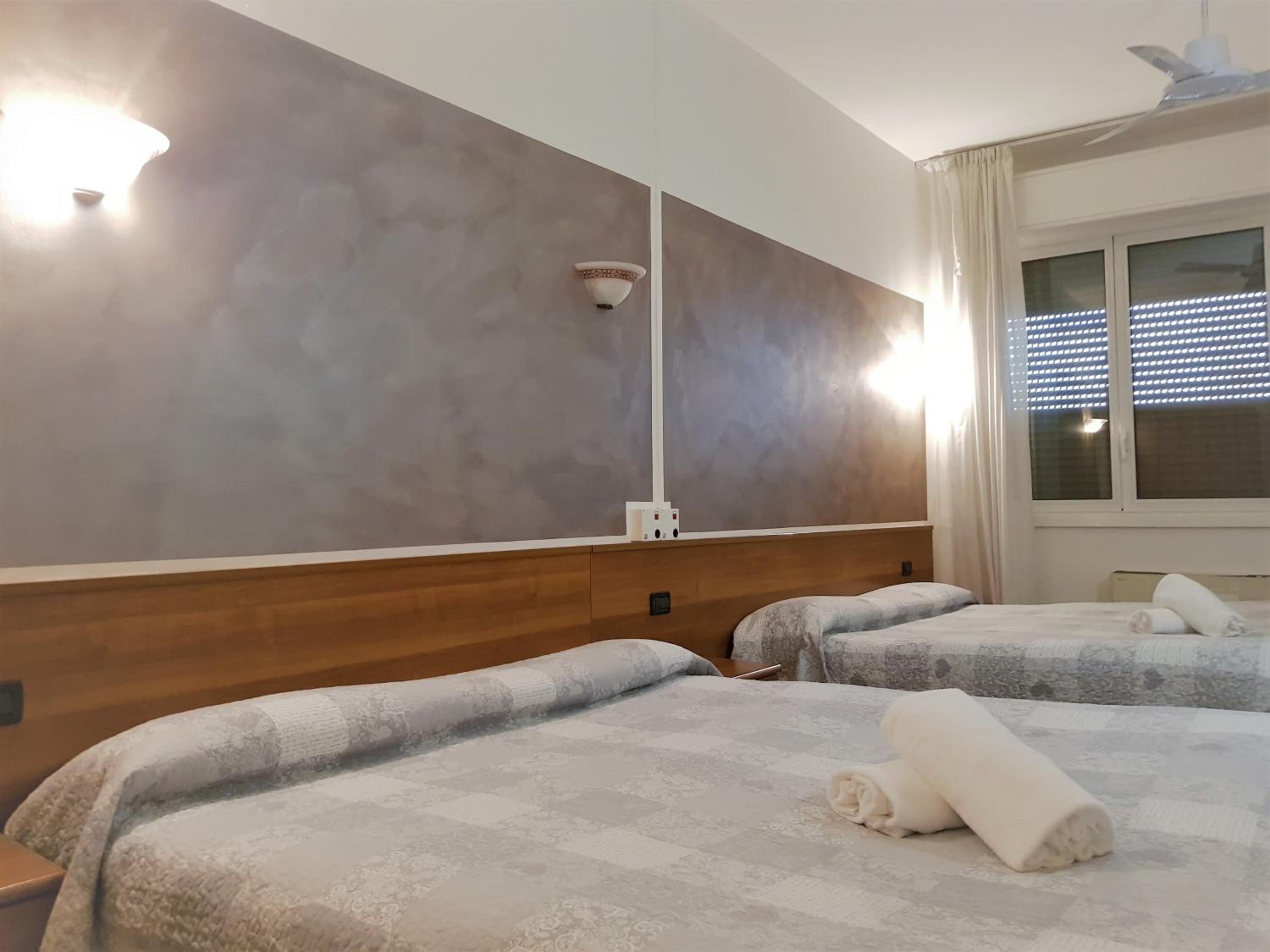 Quadruple Room - Photo 5