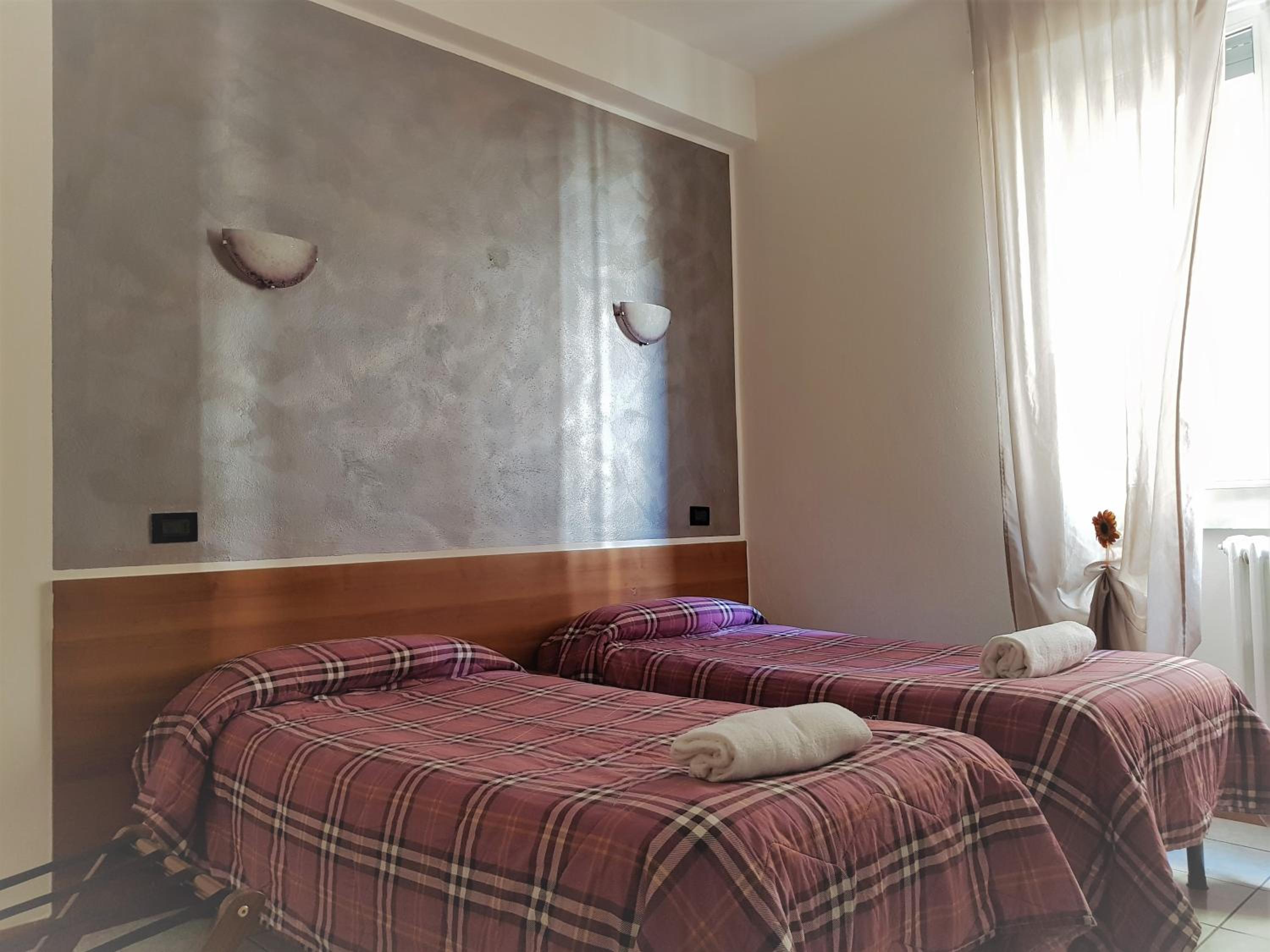 Twin Room - Photo 4