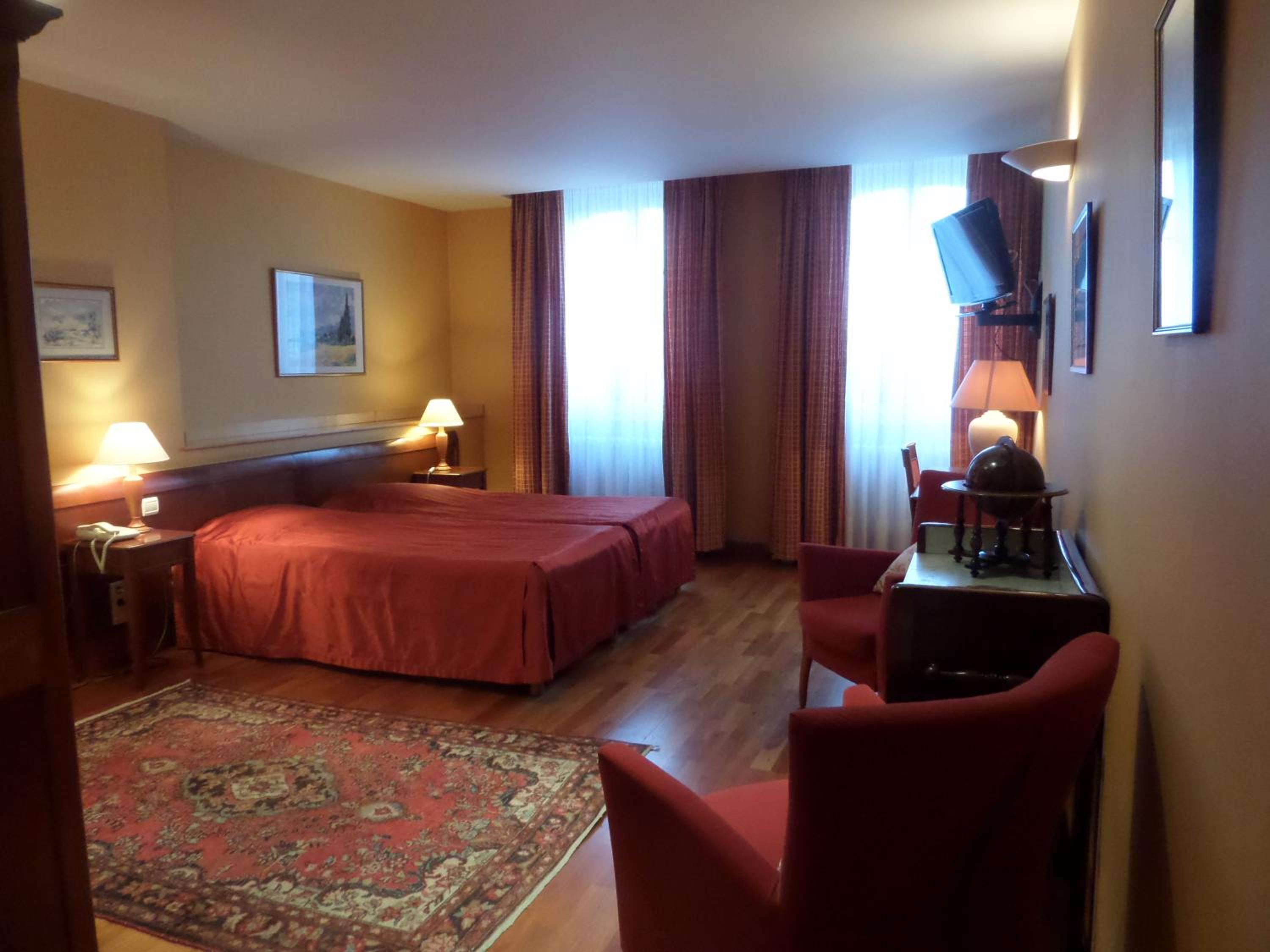 Standard Twin Room photo 3