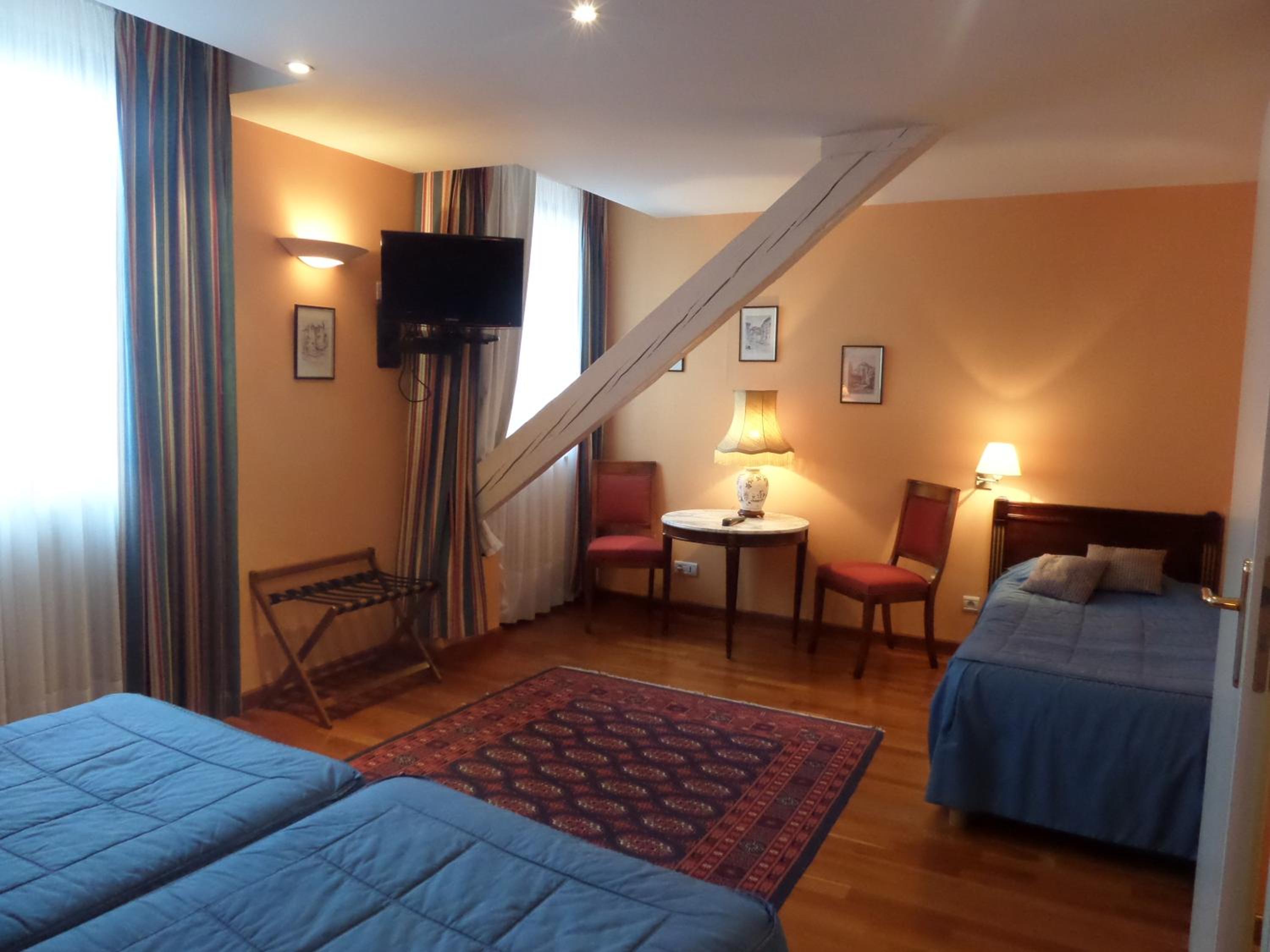 Standard Triple Room photo 2