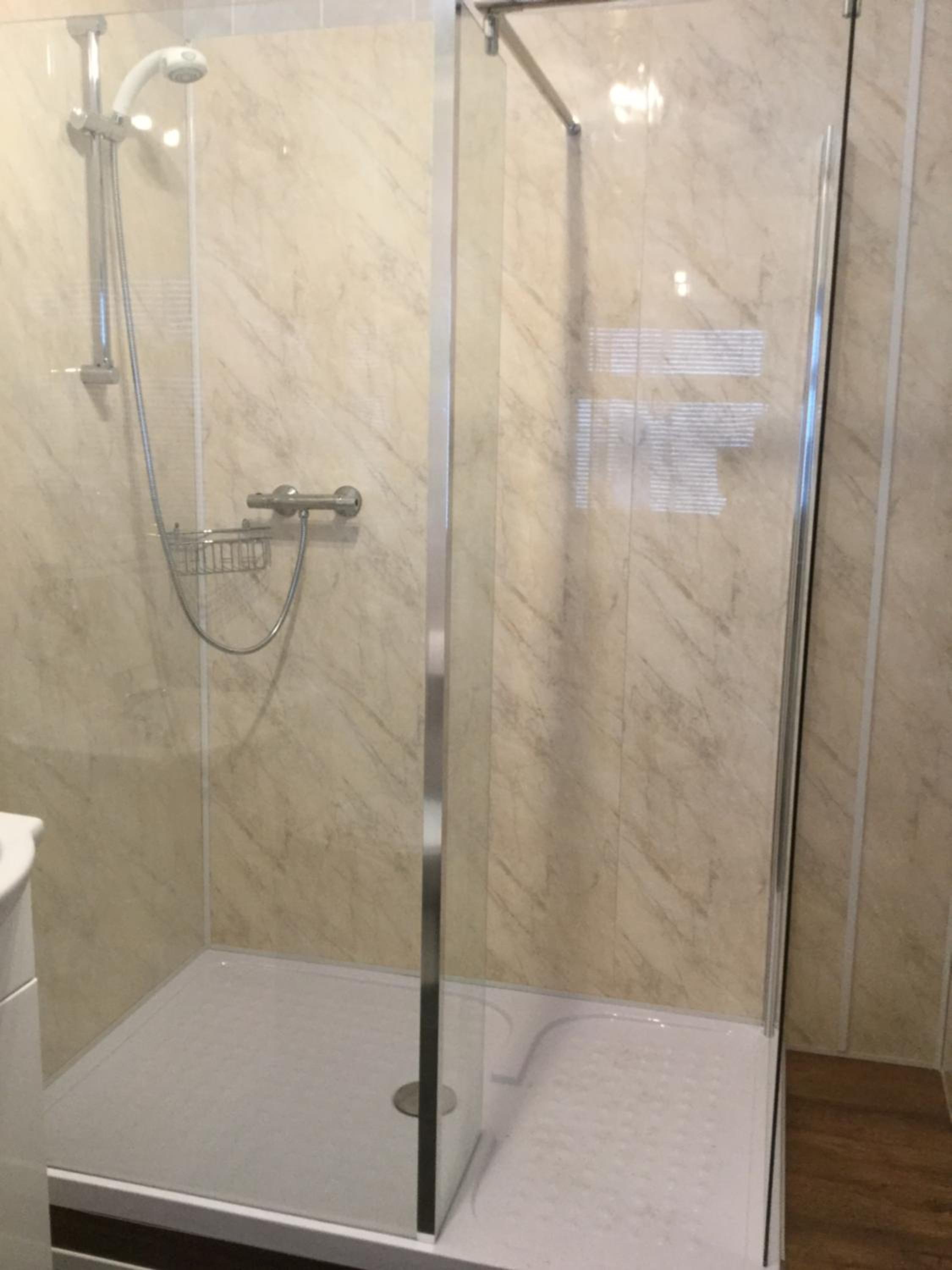 Twin Room with Private Bathroom - Photo 2