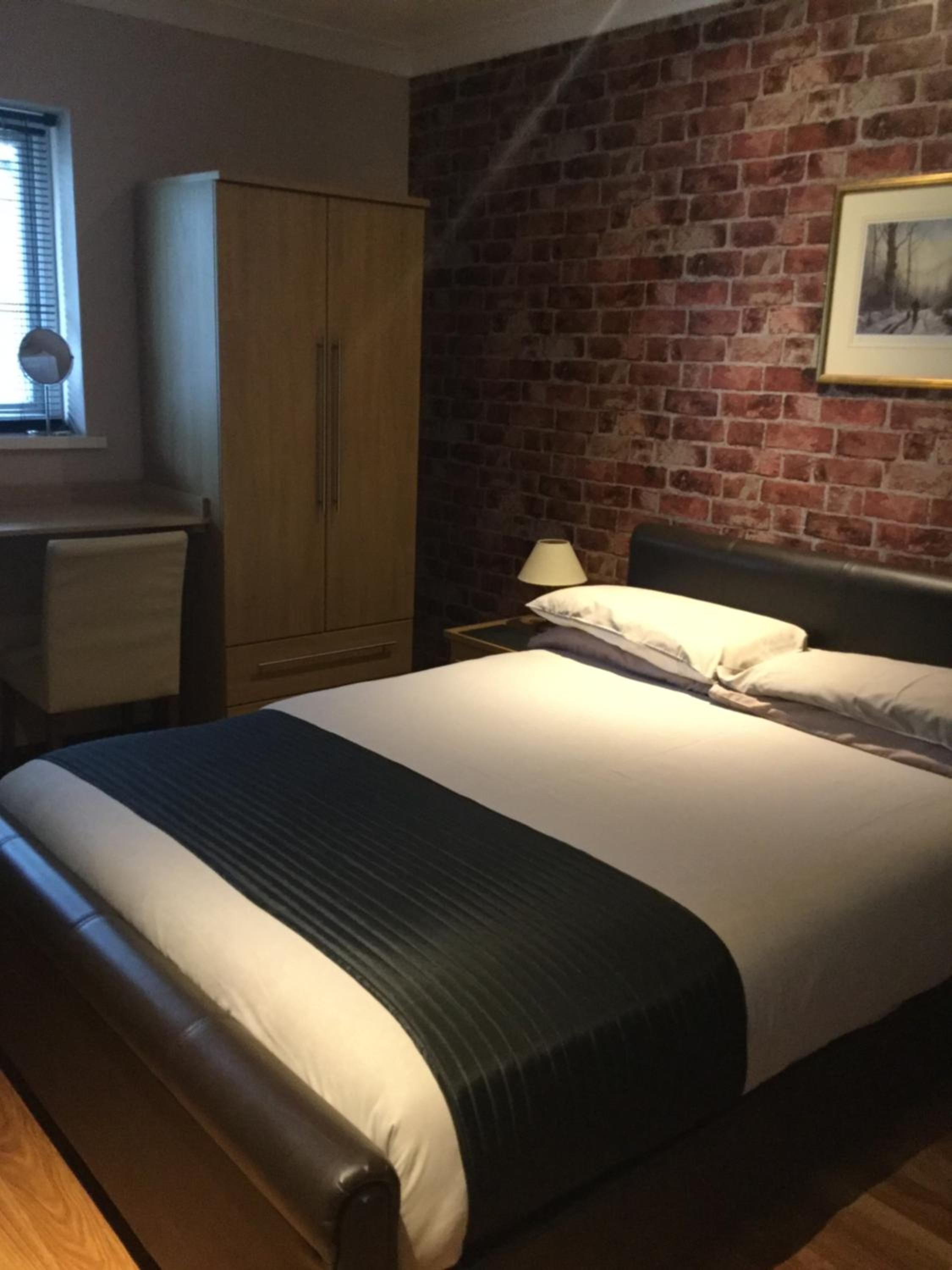 Double Room with Private Bathroom - Photo 1