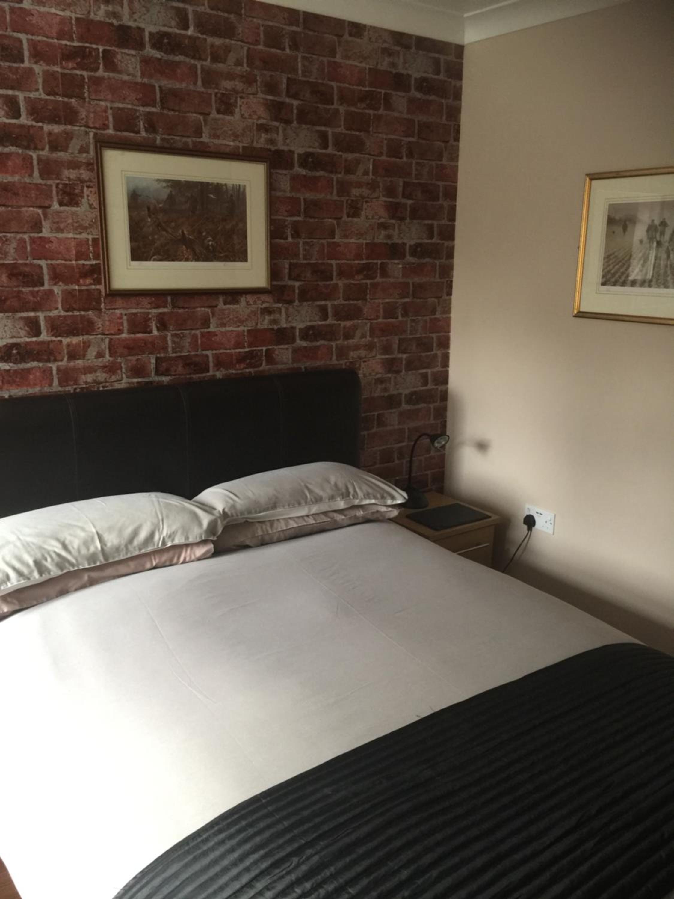 Double Room with Private Bathroom - Photo 4