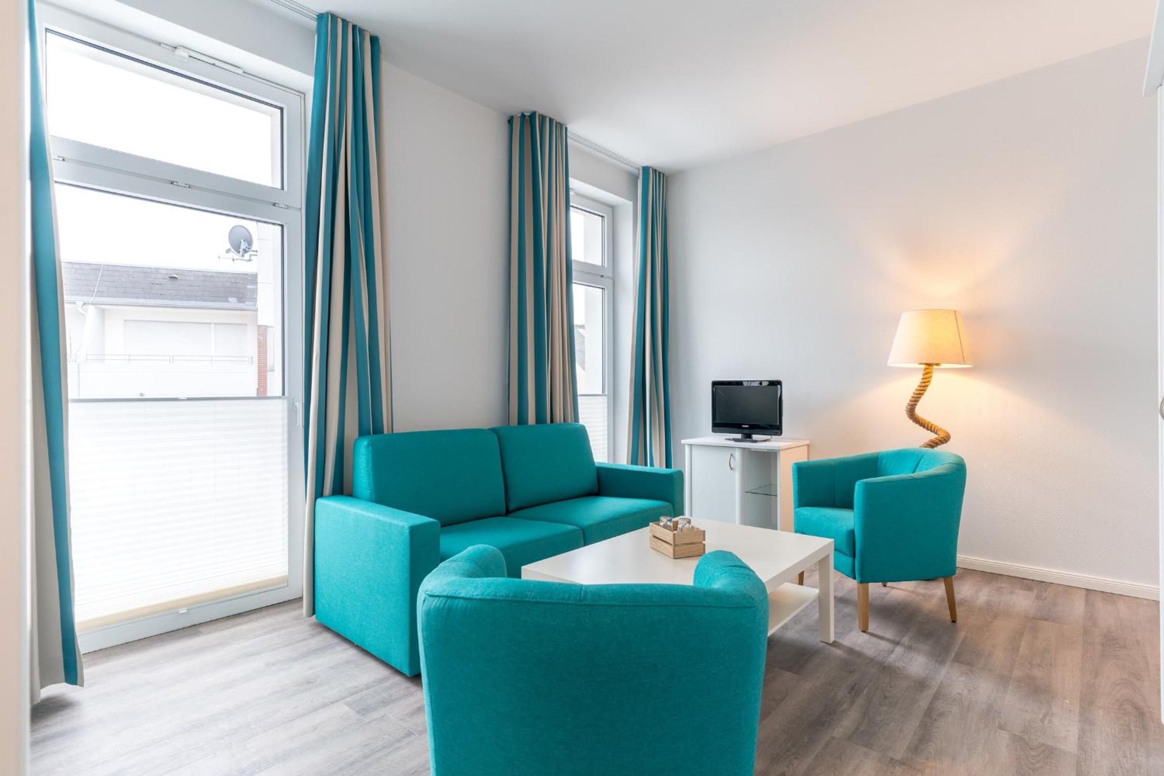 Deluxe Junior Suite photo 3
