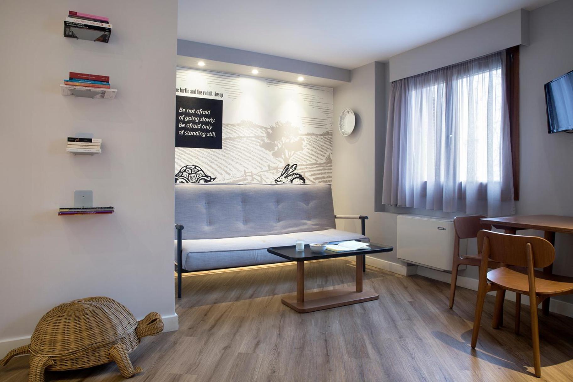 Premium One-Bedroom Suite - Photo 6