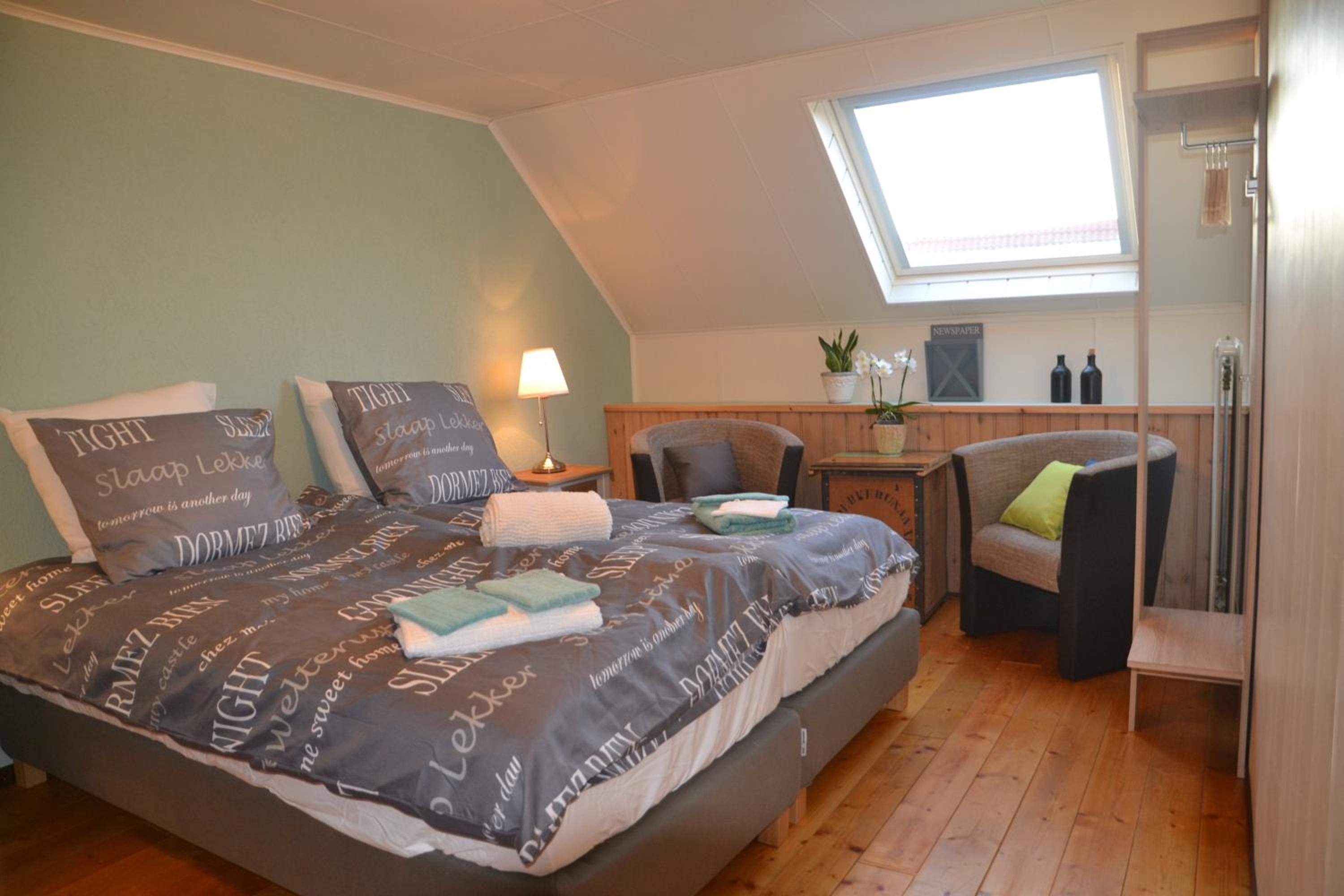 Standard Double or Twin Room - Photo 9