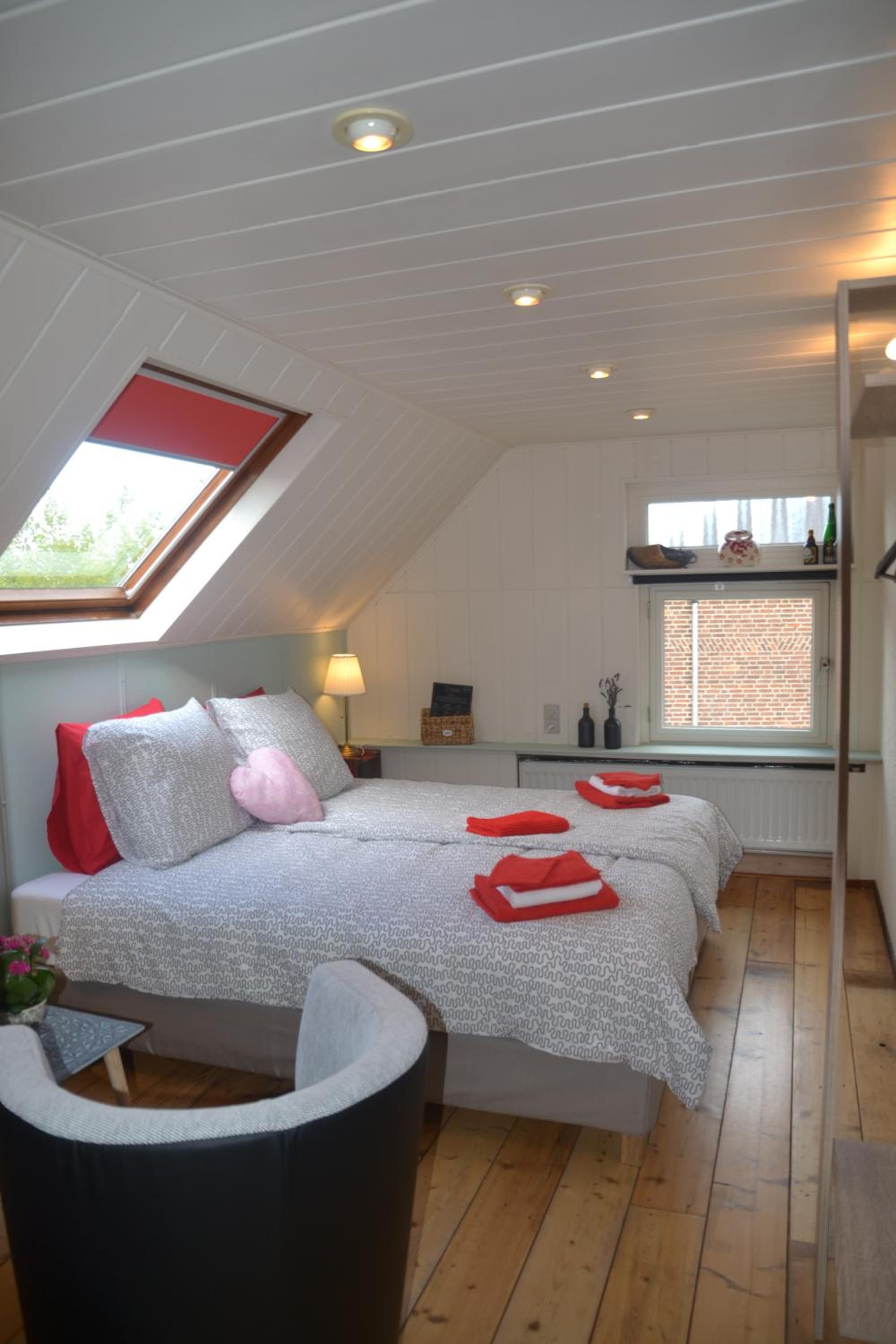 Standard Double or Twin Room - Photo 10