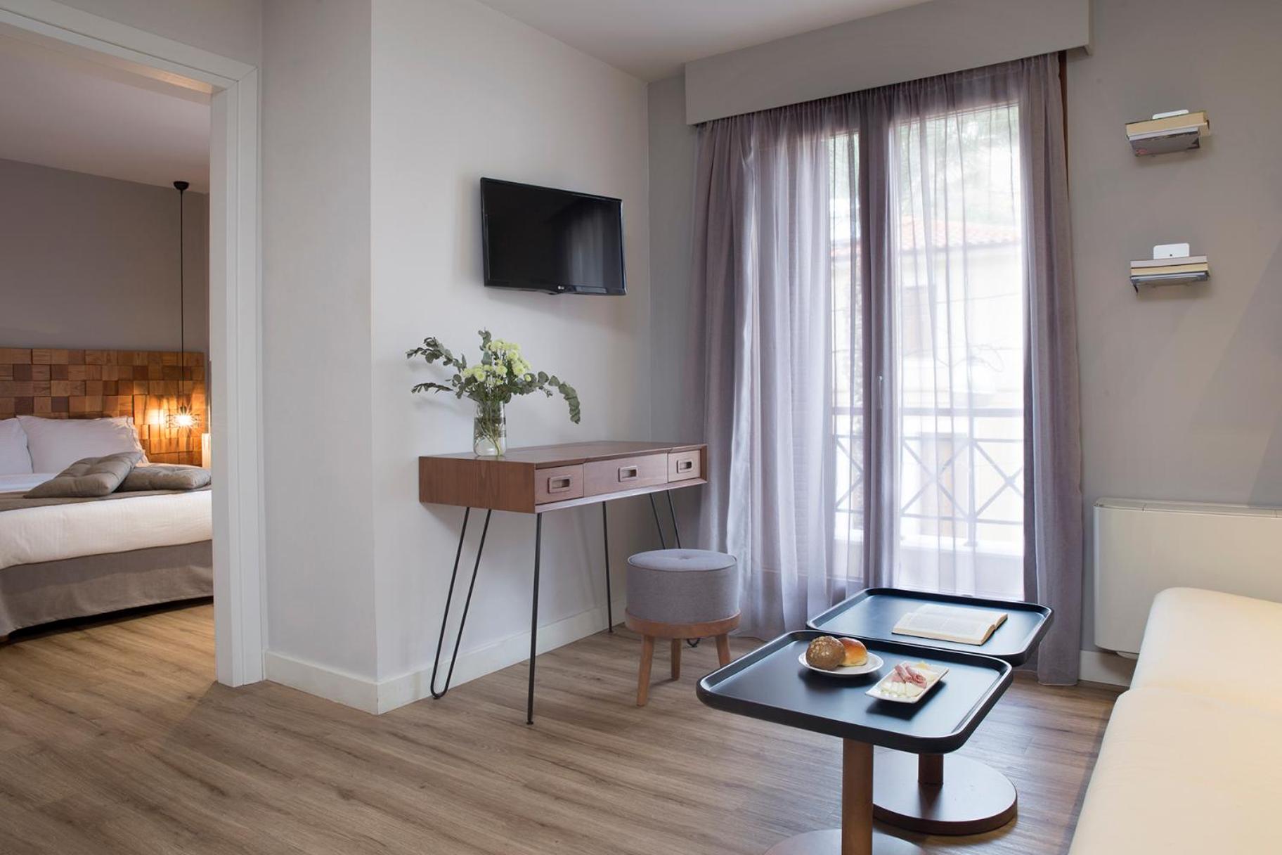 Premium One-Bedroom Suite - Photo 9
