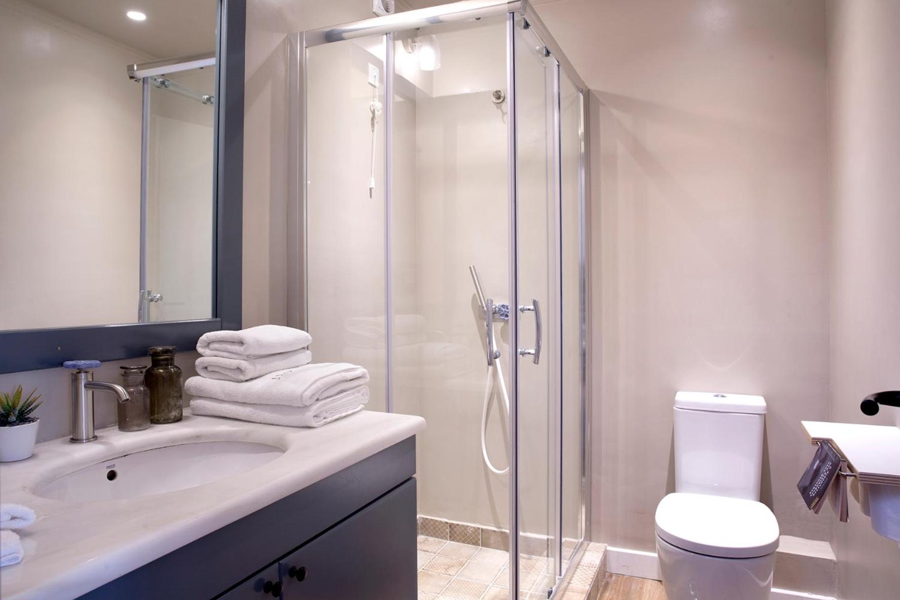 Premium One-Bedroom Suite - Photo 11