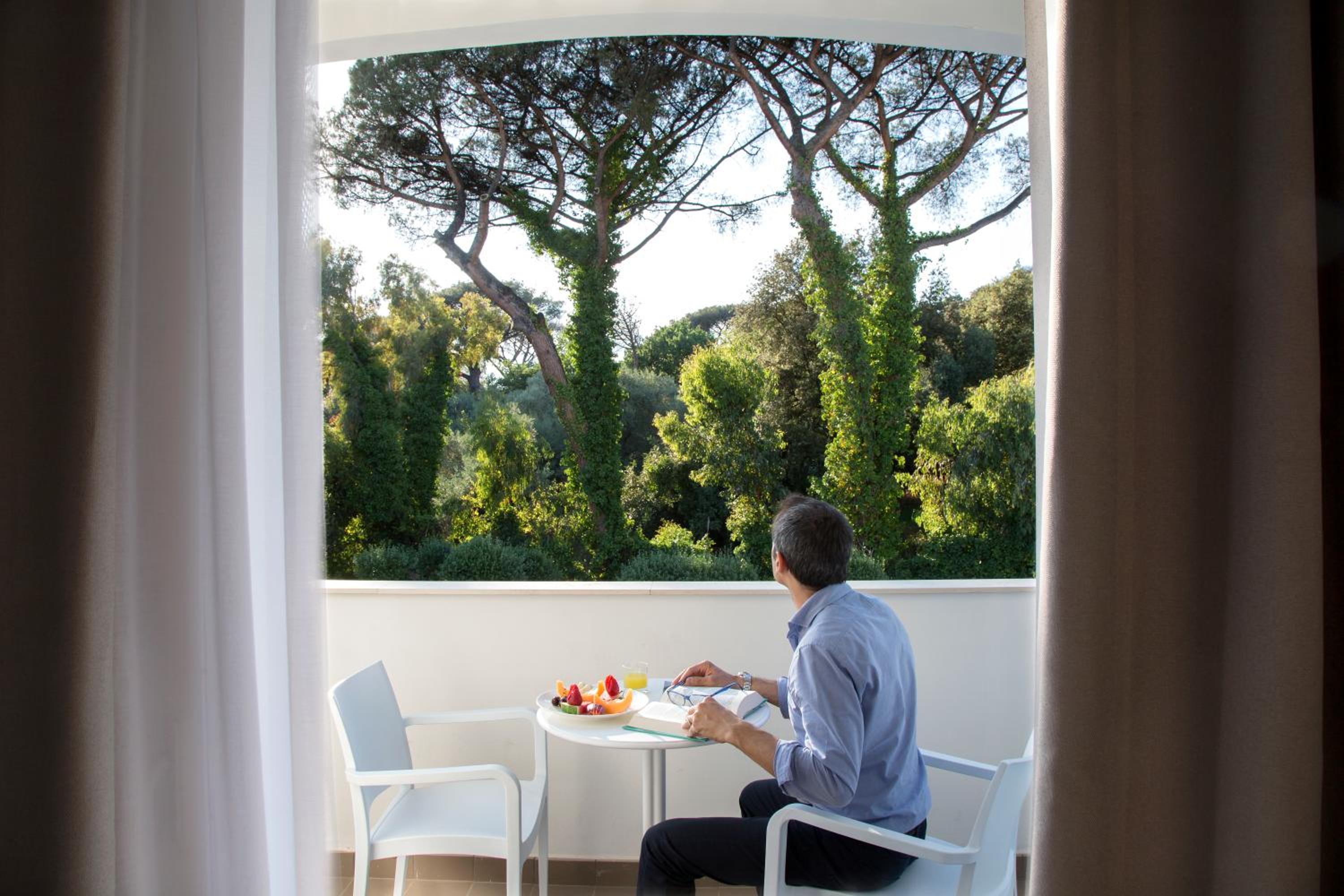 Double or Twin Room with Pool View - Photo 2