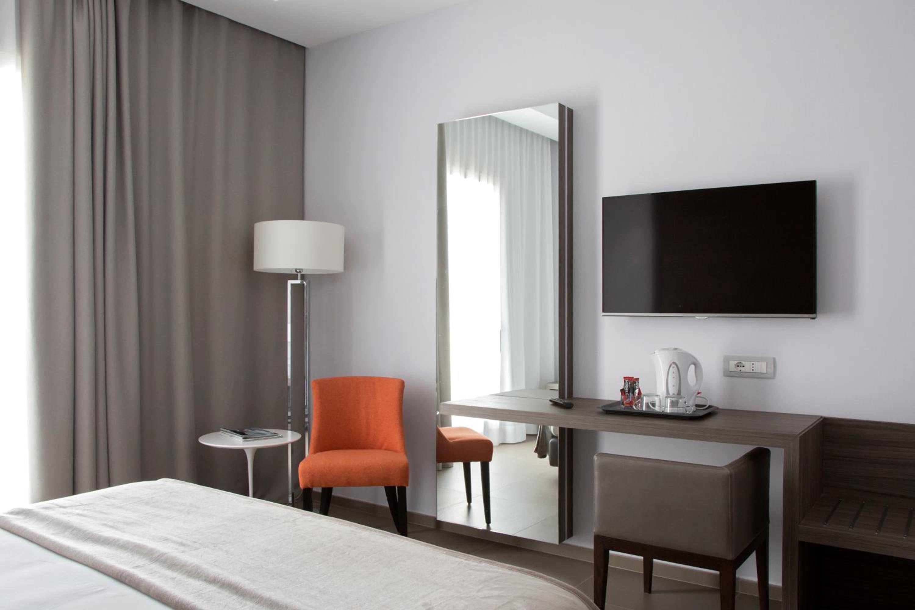 Double Room with Sea View - Photo 2