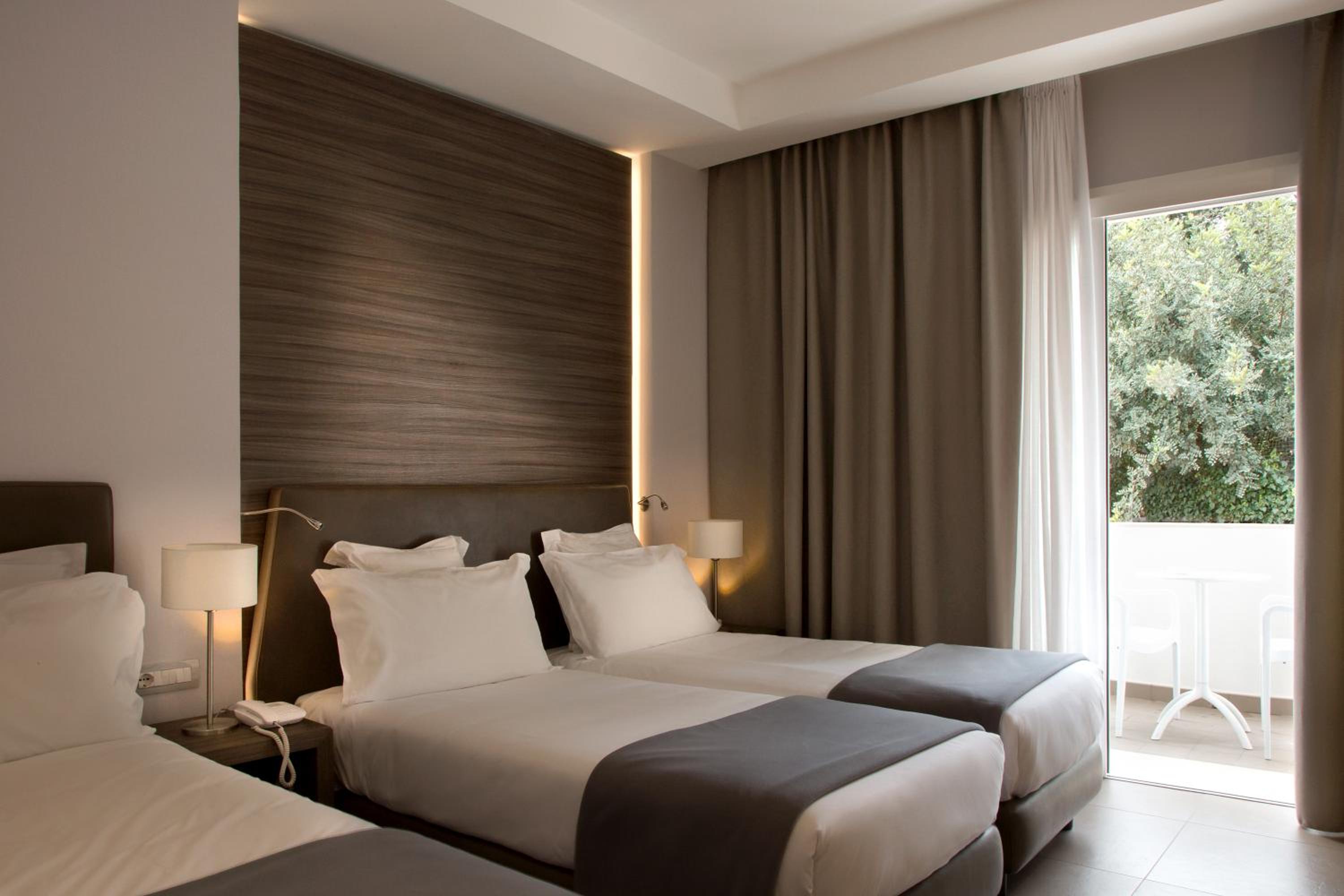 Triple Room with Garden View - Photo 4
