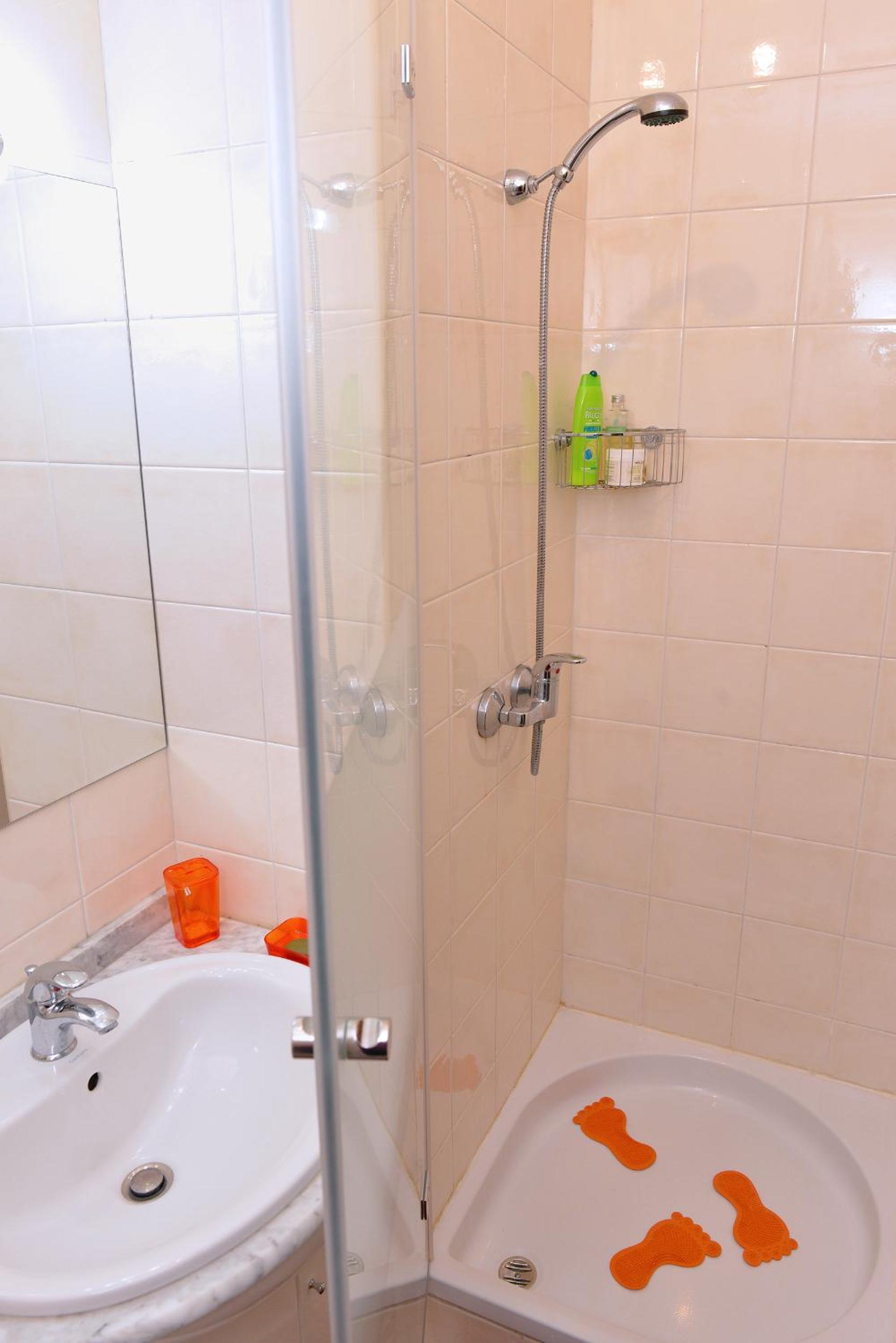 Two-Bedroom Apartment - Photo 7