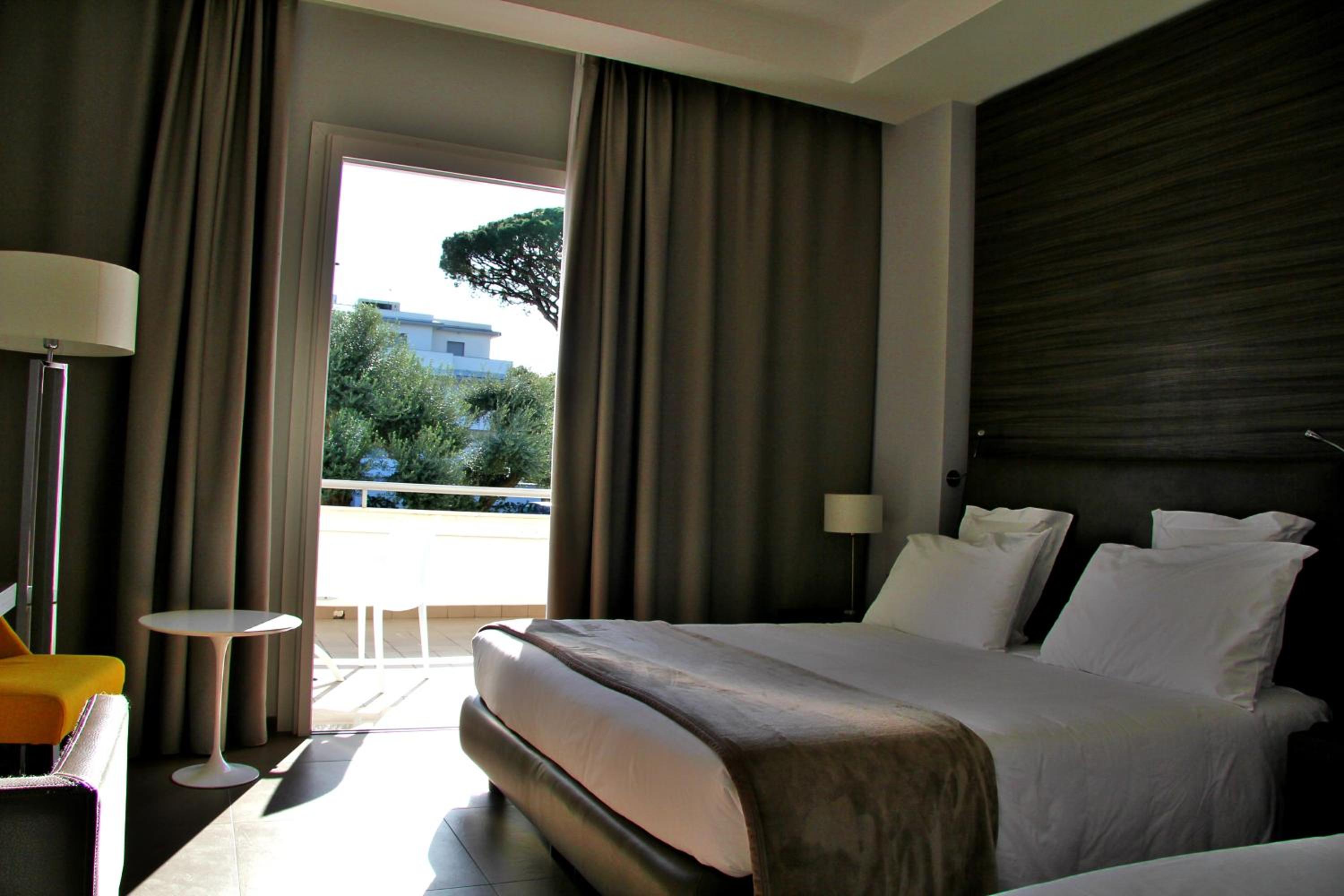 Double Room with Garden View - Photo 2