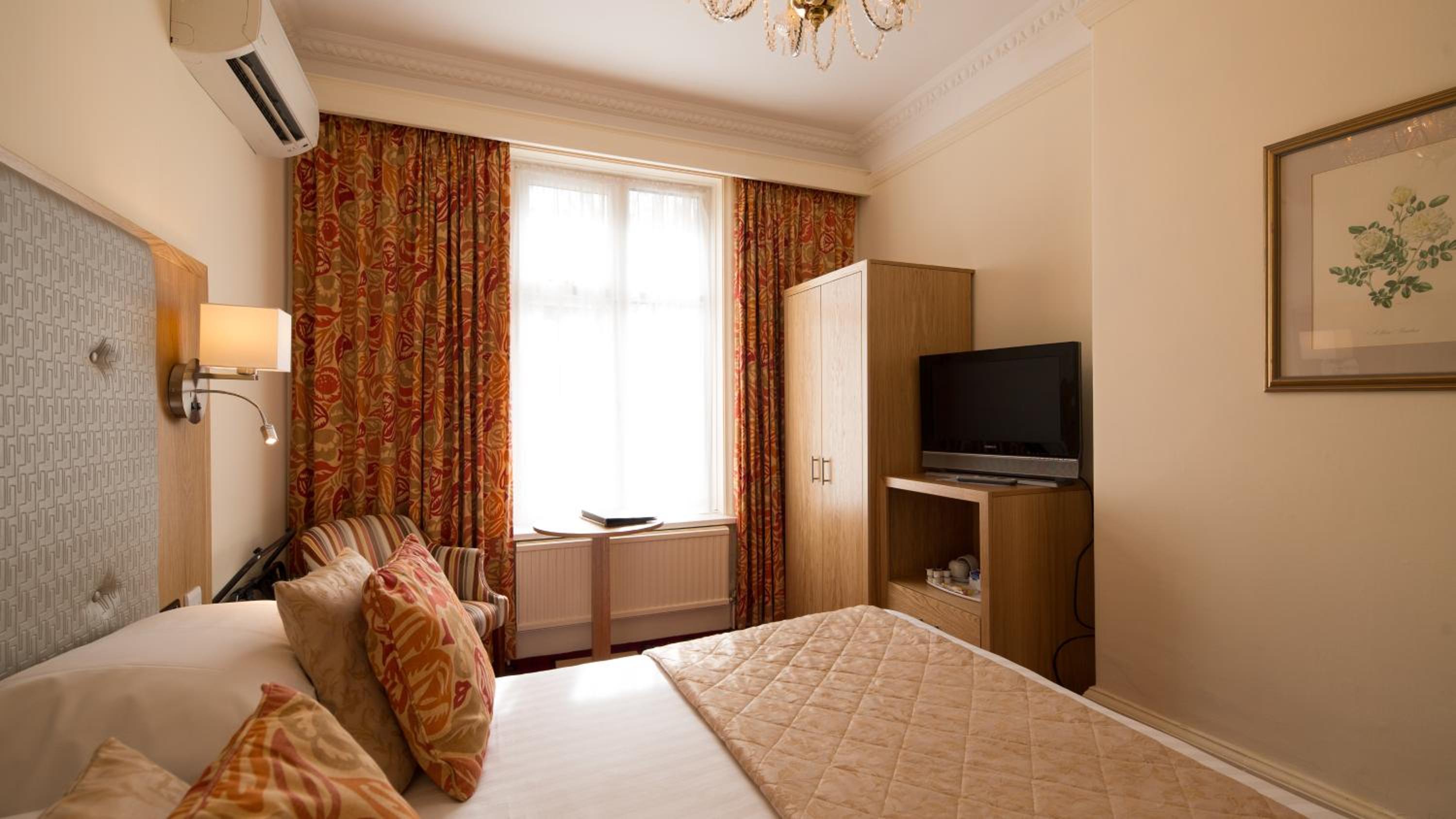 Standard Double Room - Photo 1