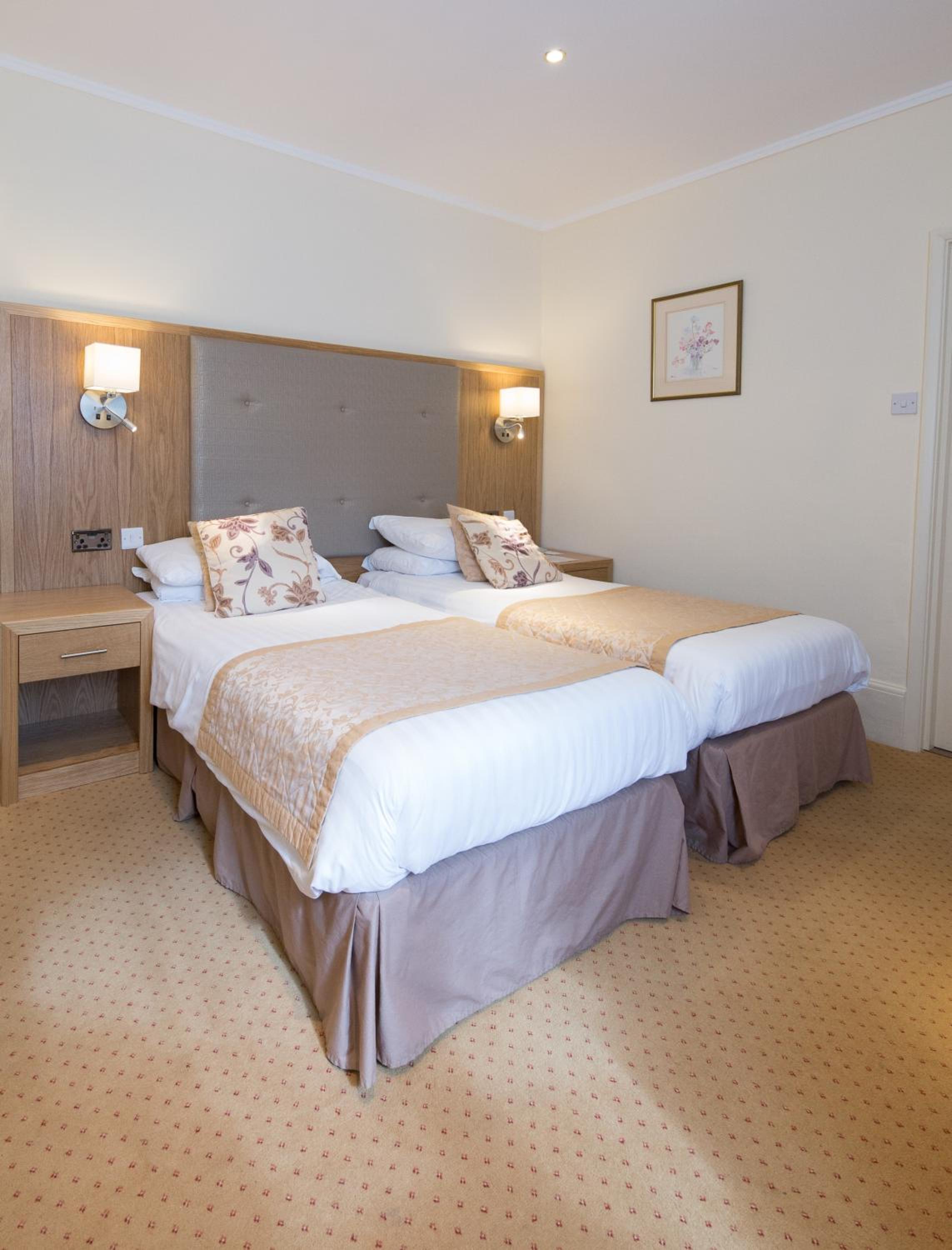 Standard Double Room - Photo 7