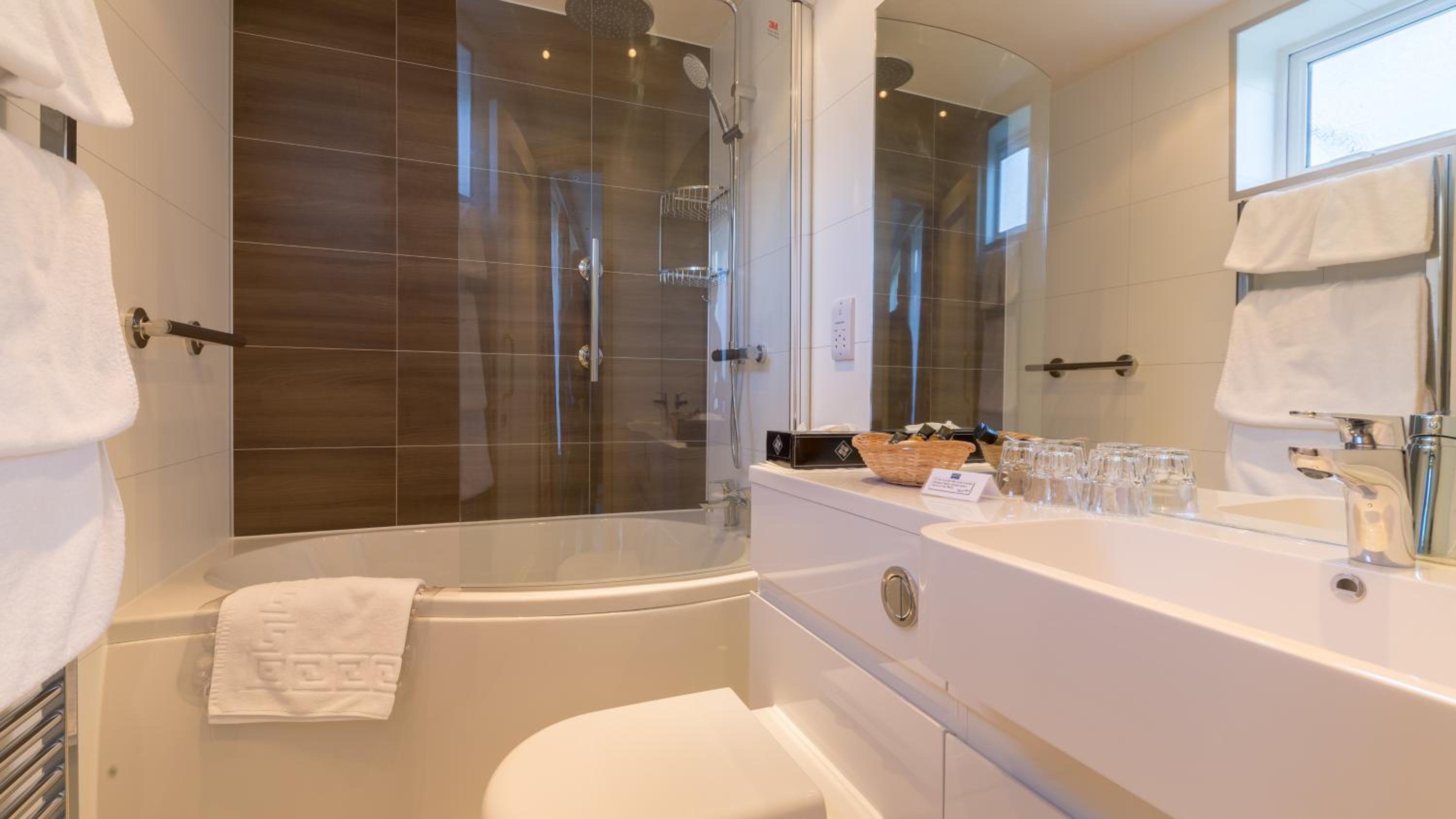 Standard Double Room - Photo 2
