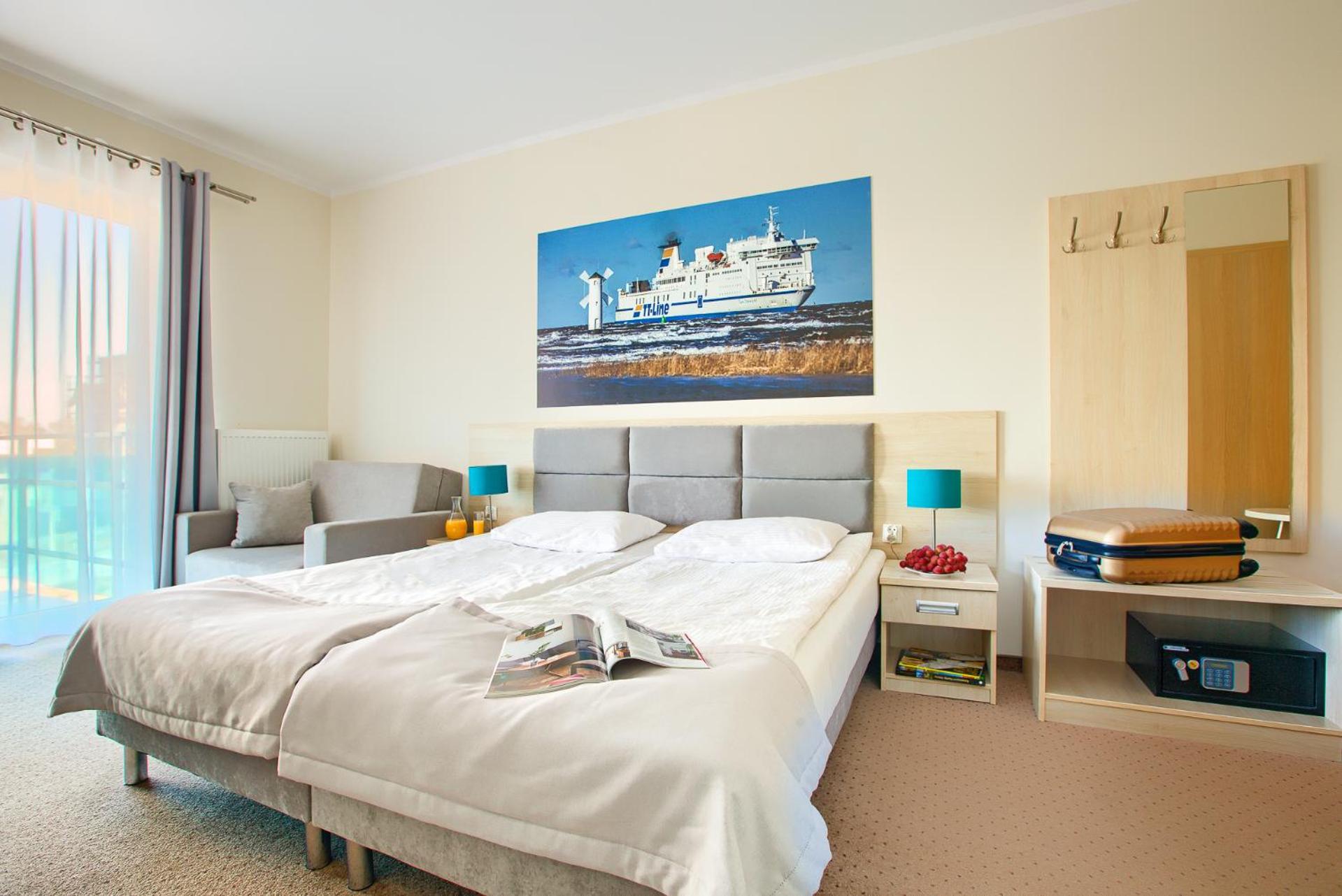 Double or Twin Room with Balcony - Photo 6